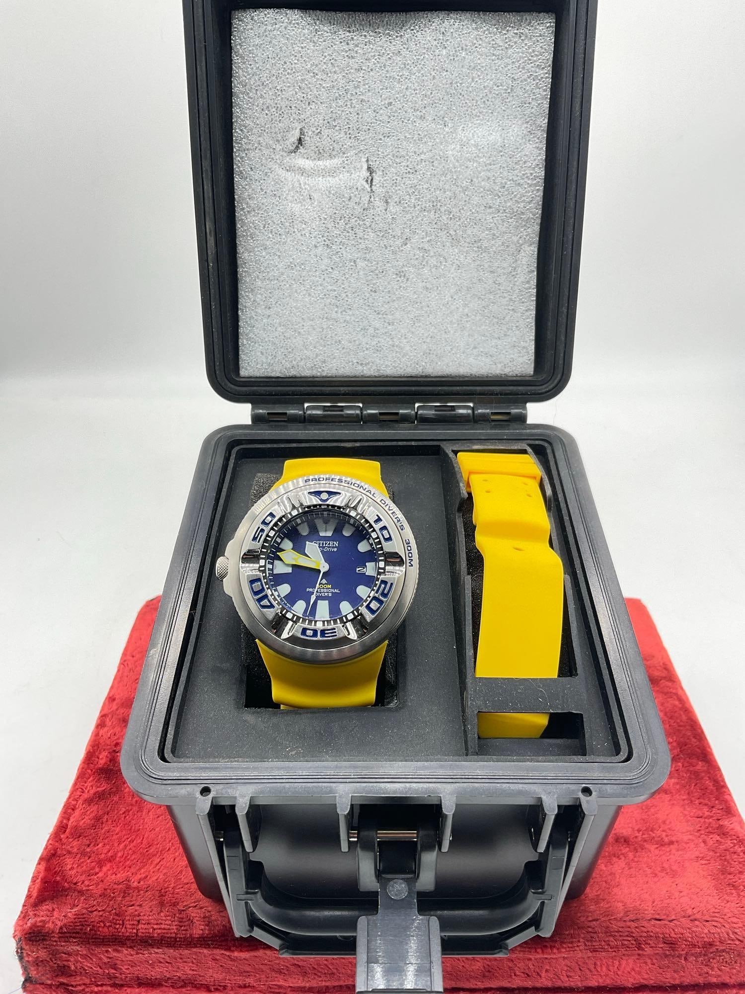 Citizen Promaster Eco-Zilla driver diver's 300m B873-A114701 Men's watch W/ OG Pelican Style Case: C-5910 Single consignor collection Comes With OG Pelican Style presentation case, Solar watch needs to be recharged Sold As-Is currently running The Citizen Promaster Eco-Drive Professional 