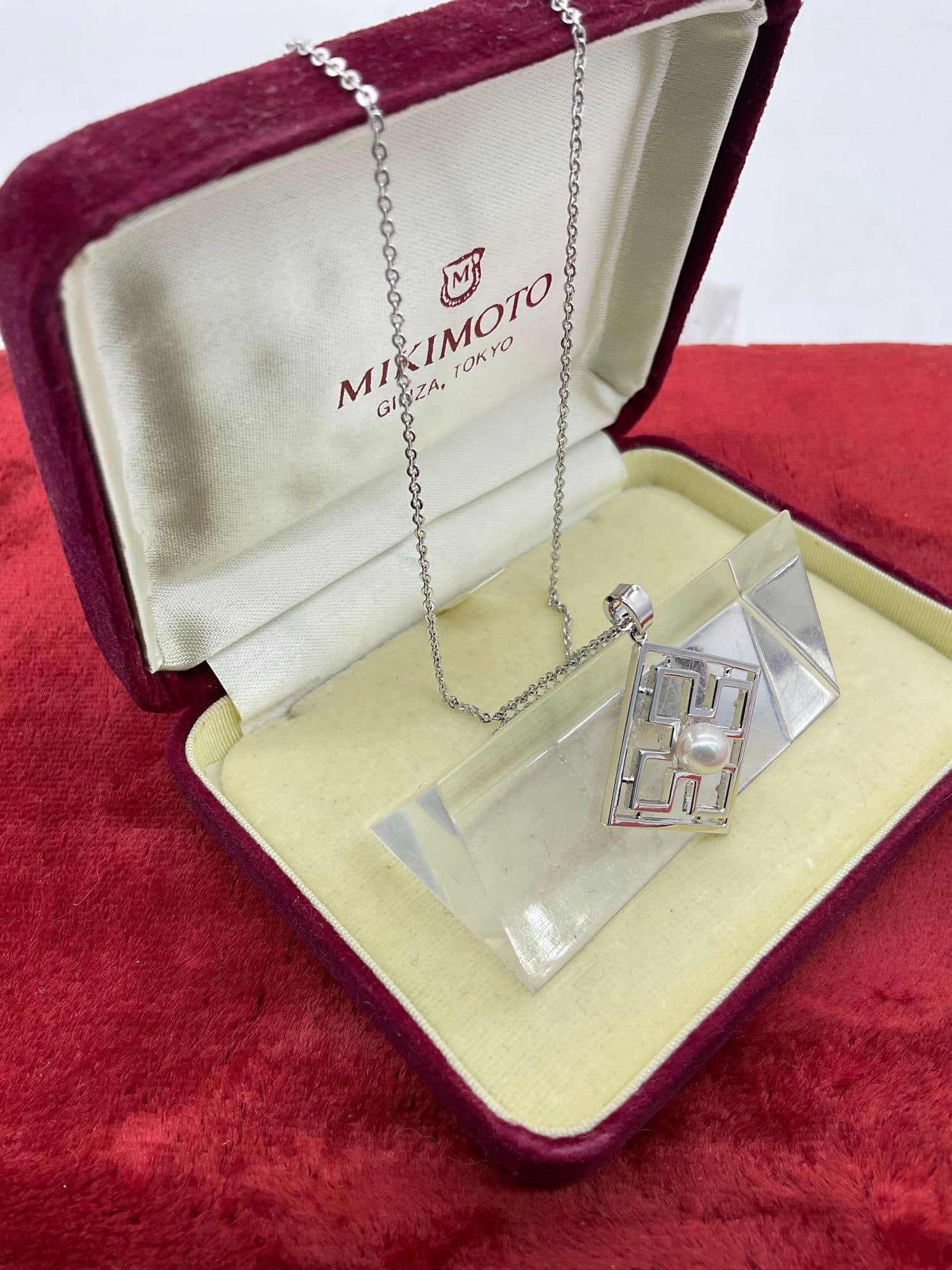 Mikimoto 17" necklace w/ single pearl set in a rectangular pendant Comes in OG Box - 3