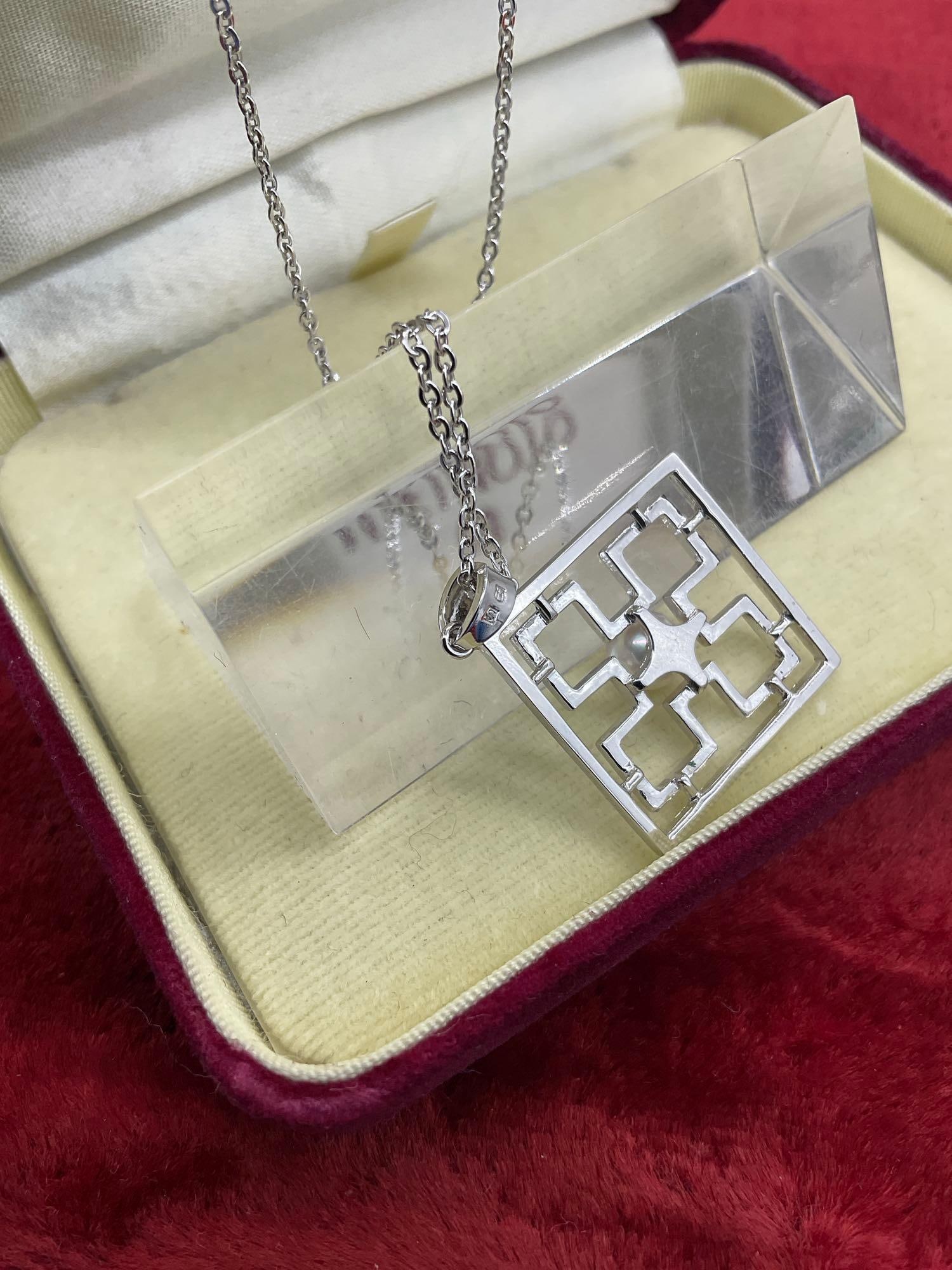 Mikimoto 17" necklace w/ single pearl set in a rectangular pendant Comes in OG Box - 4