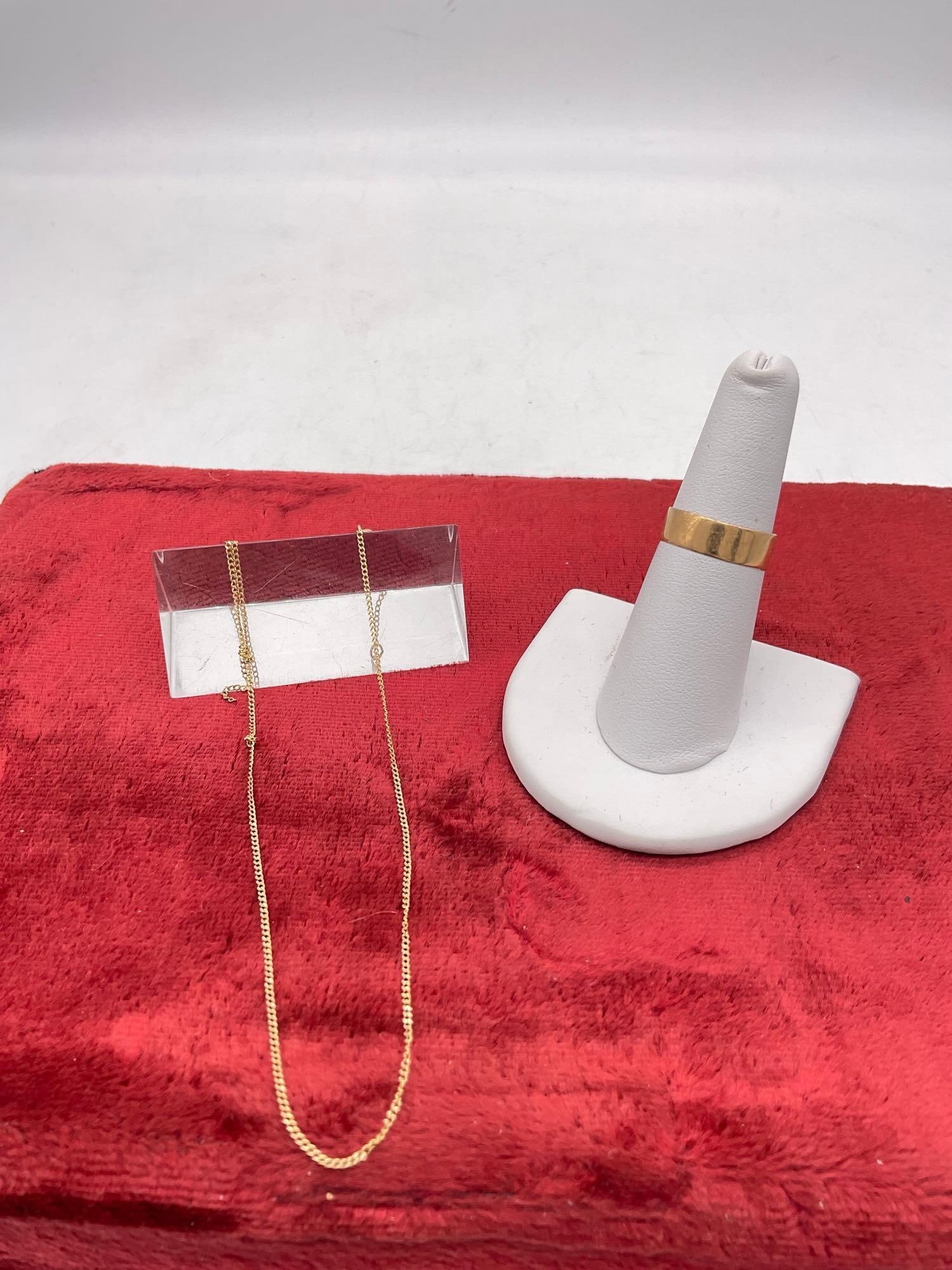 14 k gold Women's sz 6.5 gold ring & 14k gold necklace (necklace is broken needs repair) 2.28 Grams: c-5830