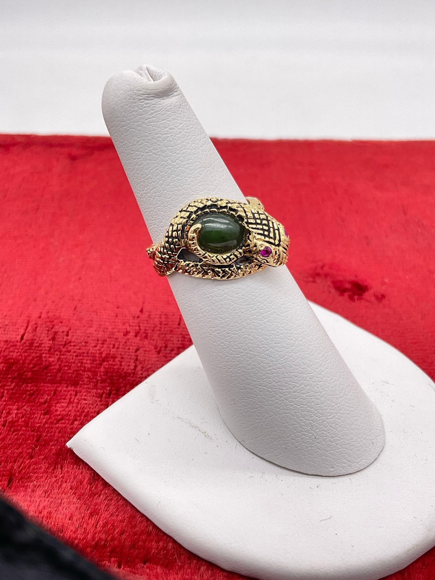 14K gold Womens ring featuring a cobra Snake design w/ oval Jade center stone and Ruby eyes sz 6 - 2