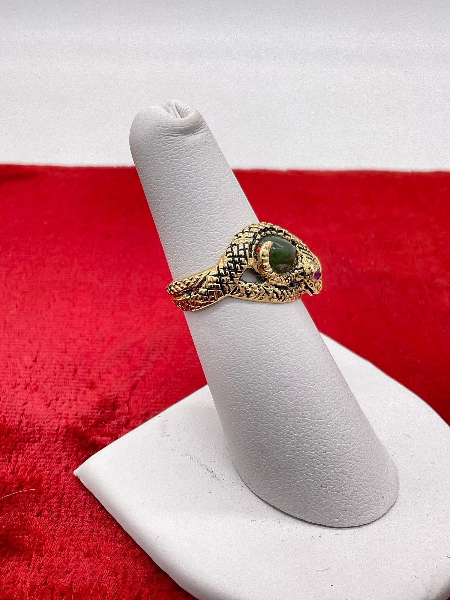 14K gold Womens ring featuring a cobra Snake design w/ oval Jade center stone and Ruby eyes sz 6 - 3