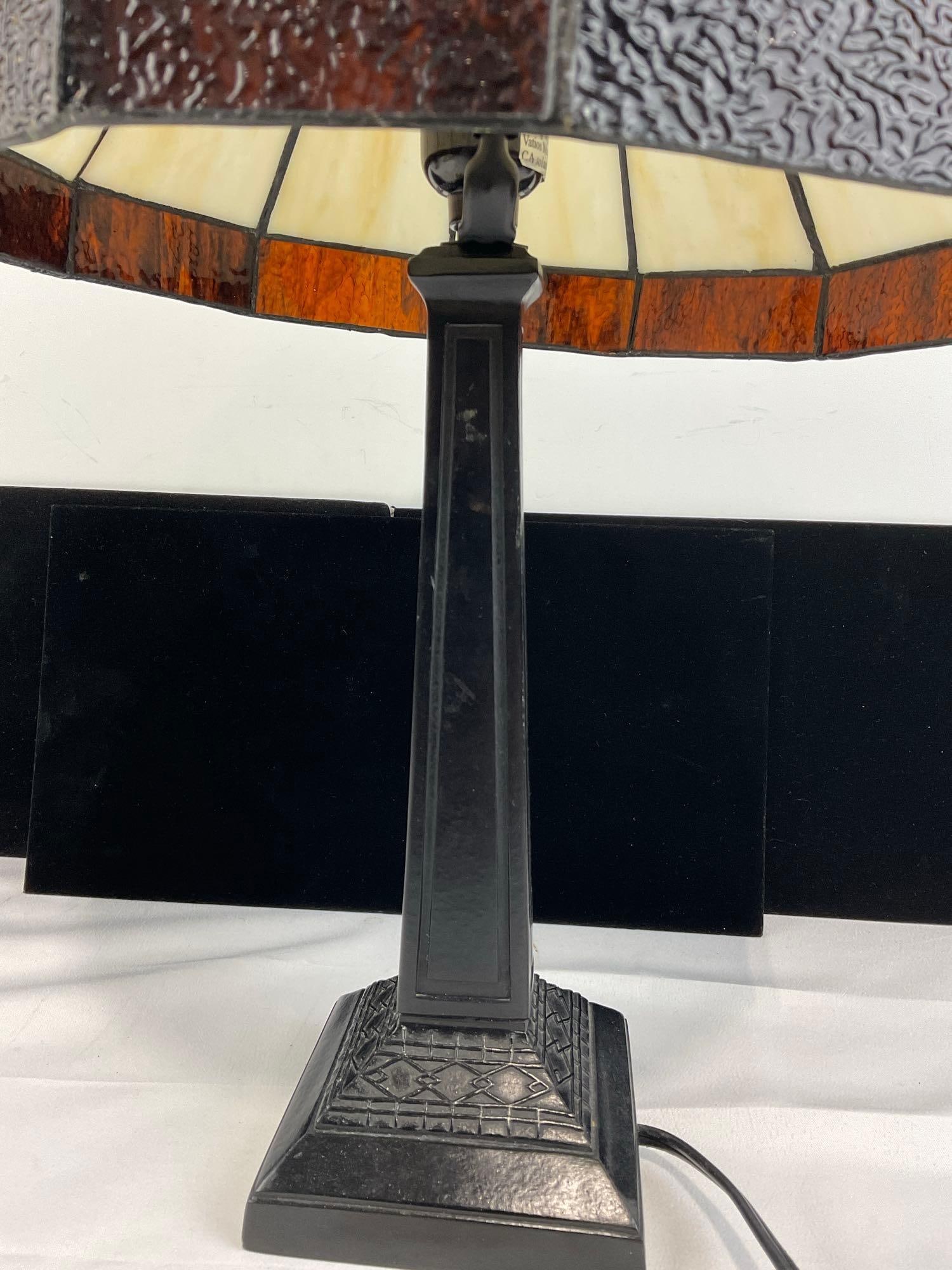 Tiffany Style Stained Glass Table Lamp, 20h x 12w x 12d inches, tested & working, Brown/White Slag - 3