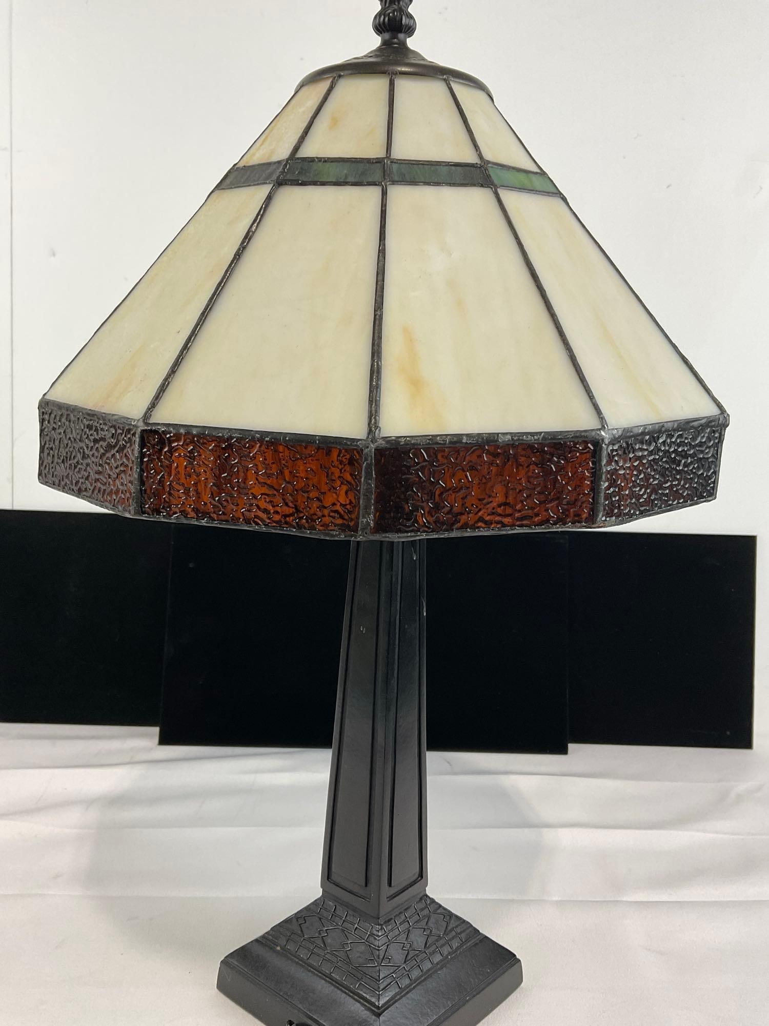 Tiffany Style Stained Glass Table Lamp, 20h x 12w x 12d inches, tested & working, Brown/White Slag - 4