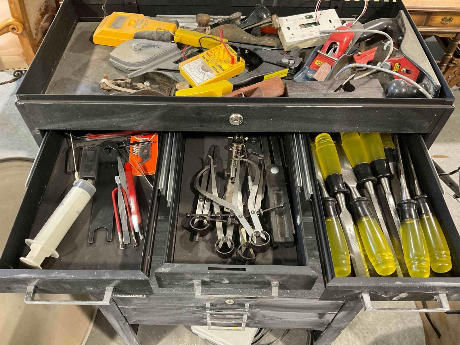 Storehouse Black Metal Rolling Tool Chest w/ 11 Drawers & Uncounted Tool Assortment. See pics. - 3