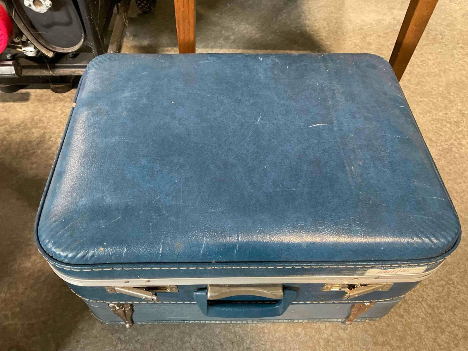 6 pcs Vintage Largely Vinyl Suitcases, Many Different Brands incl. Monarch & Much More! See pics. - 10