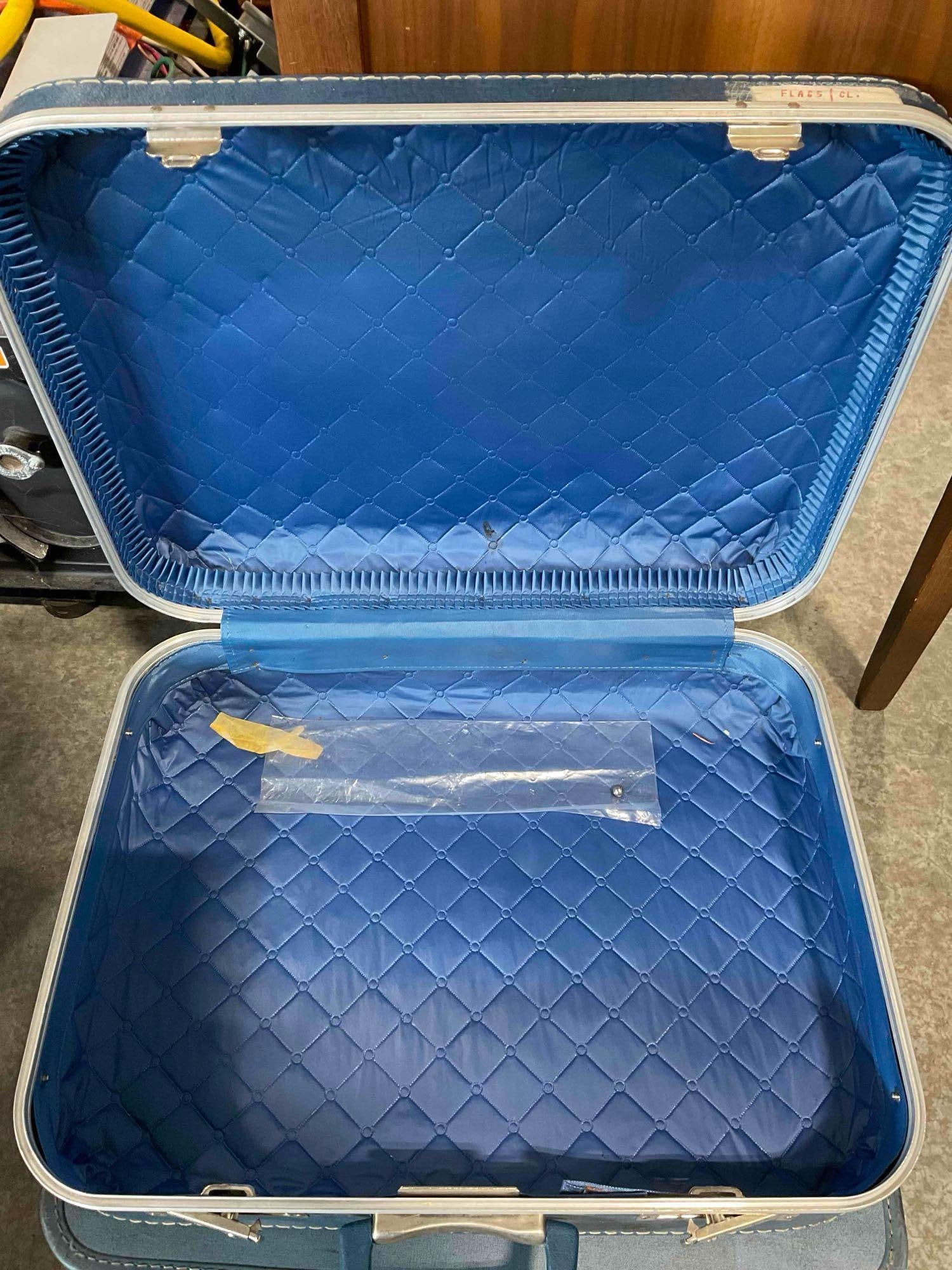 6 pcs Vintage Largely Vinyl Suitcases, Many Different Brands incl. Monarch & Much More! See pics. - 11