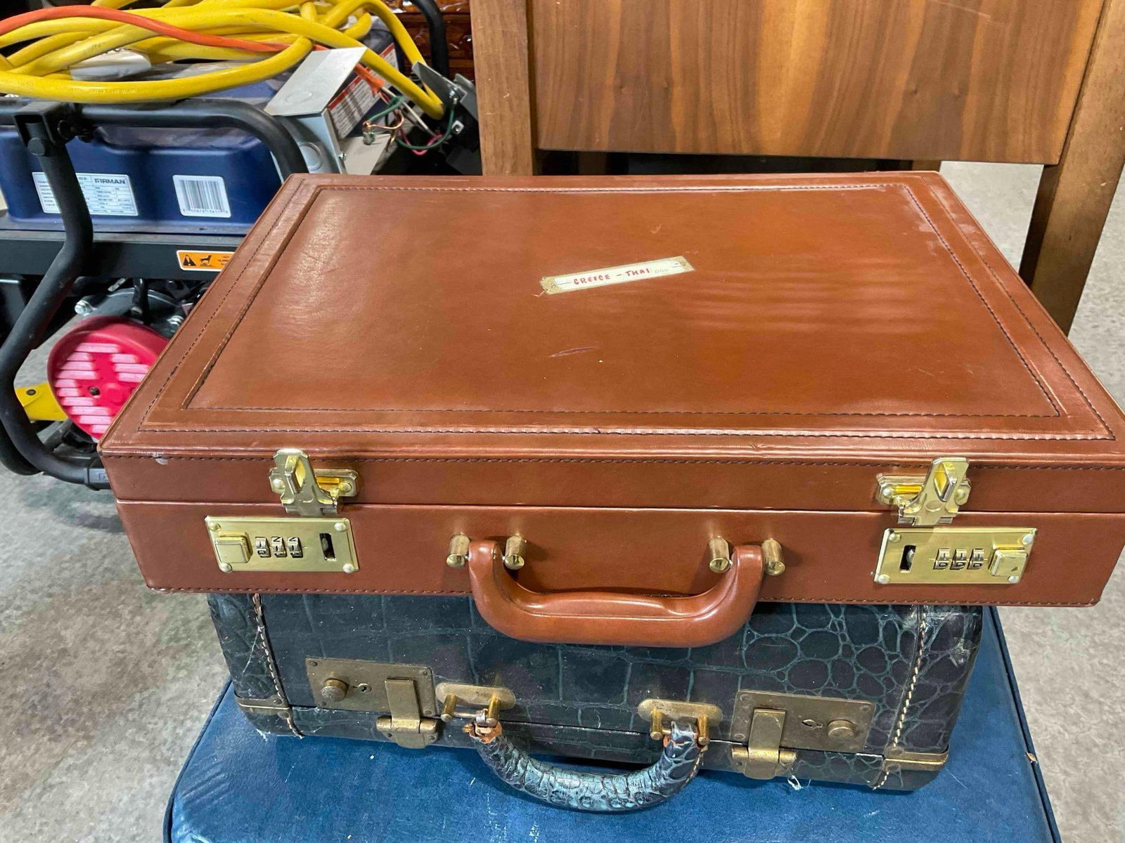 6 pcs Vintage Largely Vinyl Suitcases, Many Different Brands incl. Monarch & Much More! See pics. - 5