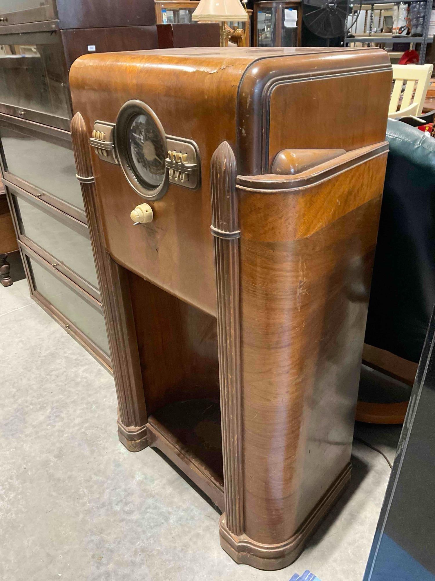 Vintage Zenith Condole Radio Model 10S470 in Art Deco Style Cabinet. Tested, No Response. - 4