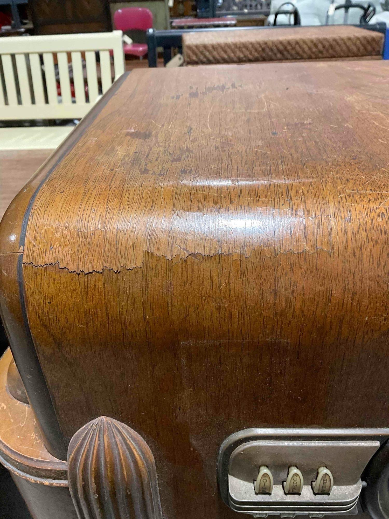 Vintage Zenith Condole Radio Model 10S470 in Art Deco Style Cabinet. Tested, No Response. - 6