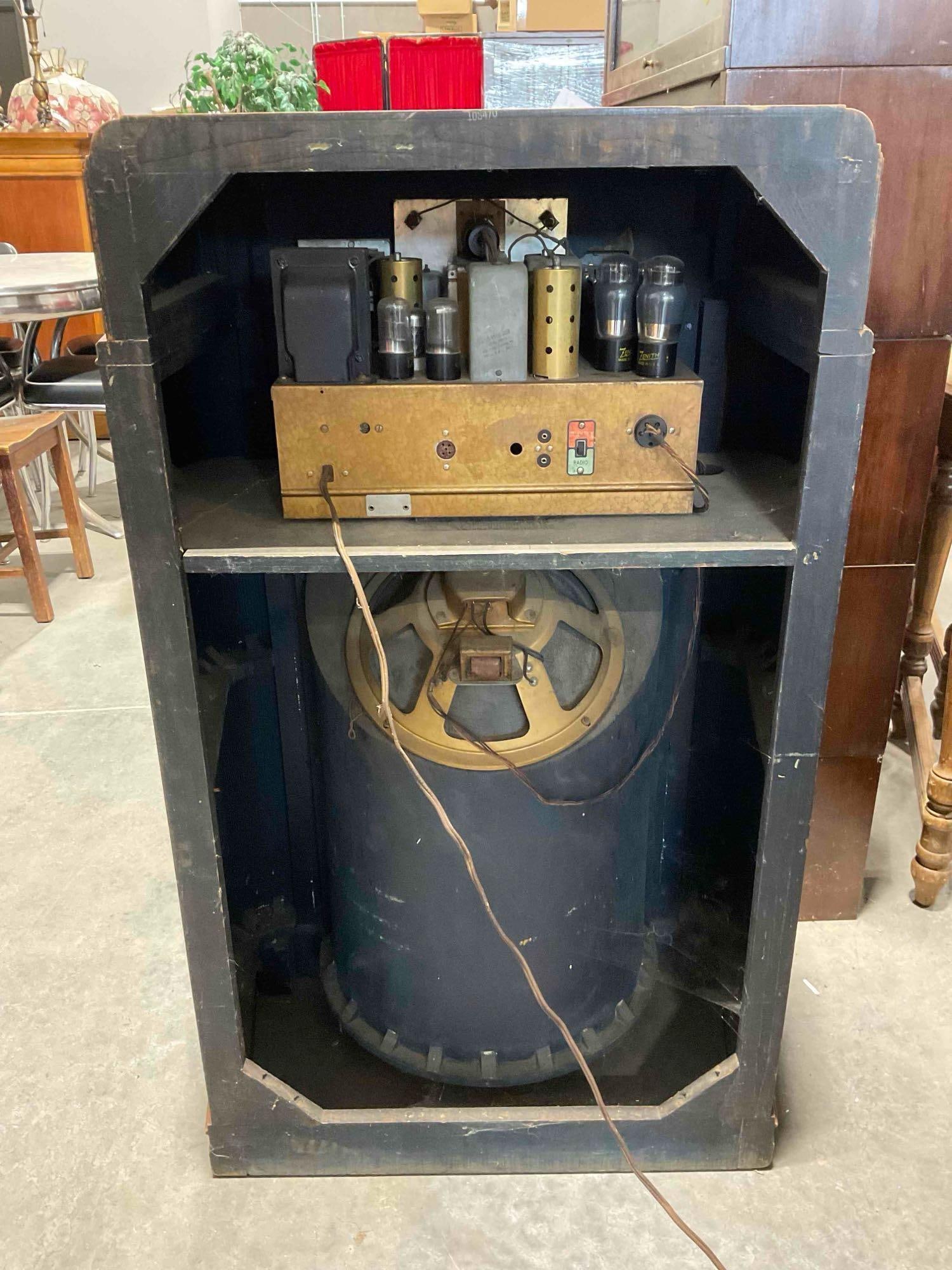 Vintage Zenith Condole Radio Model 10S470 in Art Deco Style Cabinet. Tested, No Response. - 9