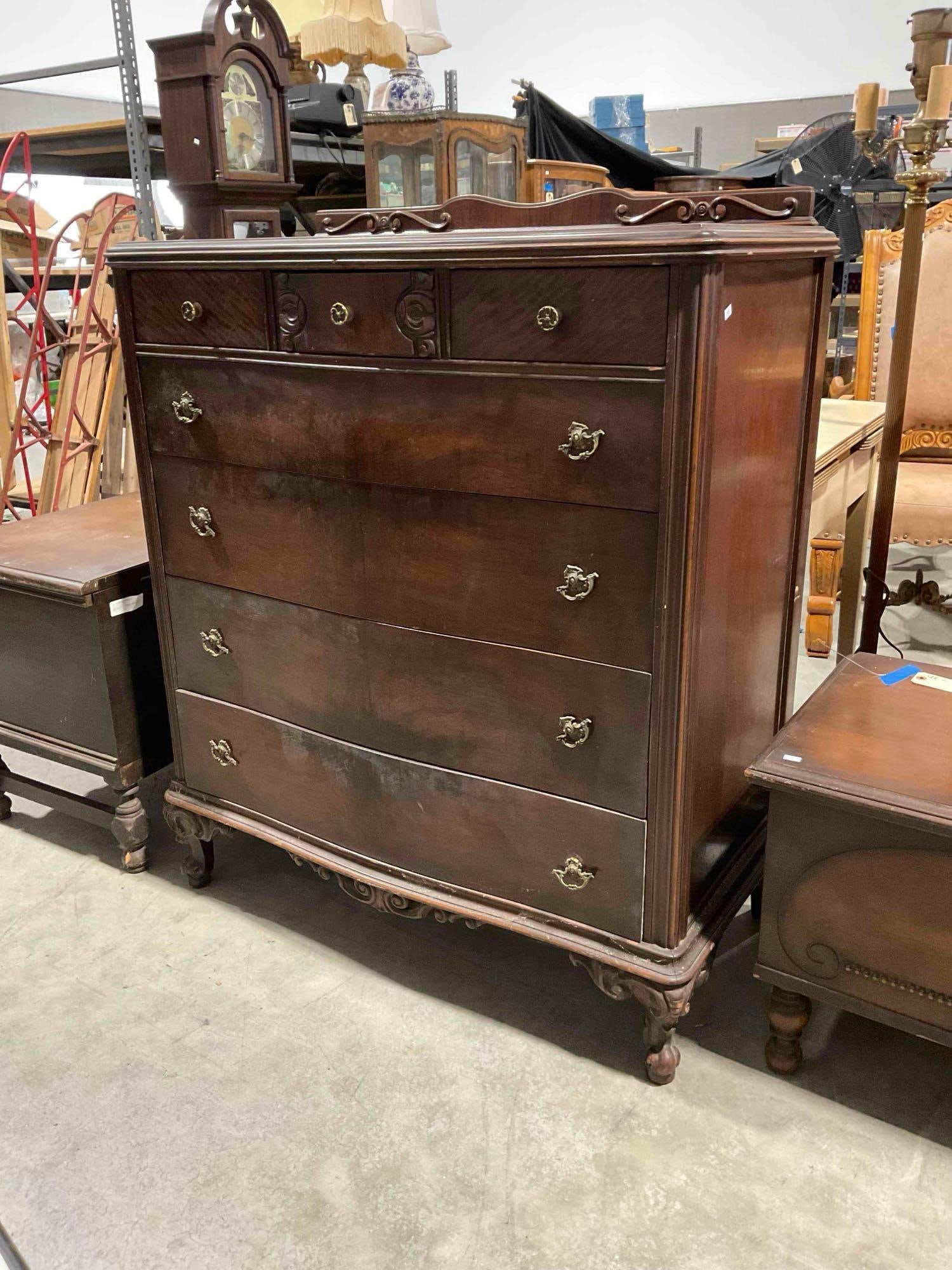 Vintage Mahogany? Wooden 7 Drawer Dresser w/ Carved Accents & Nice Grain. Fair Condition. - 2