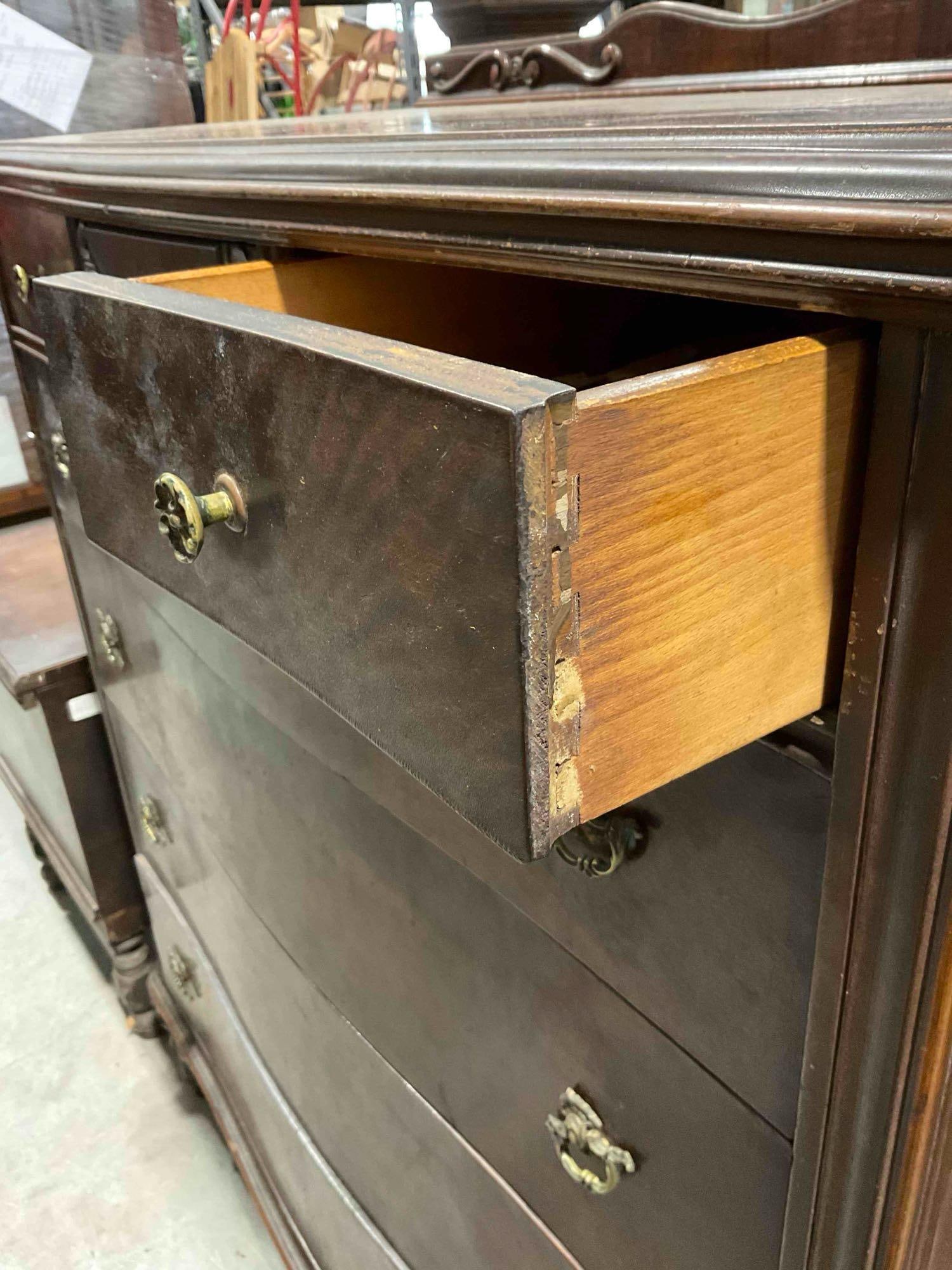 Vintage Mahogany? Wooden 7 Drawer Dresser w/ Carved Accents & Nice Grain. Fair Condition. - 4