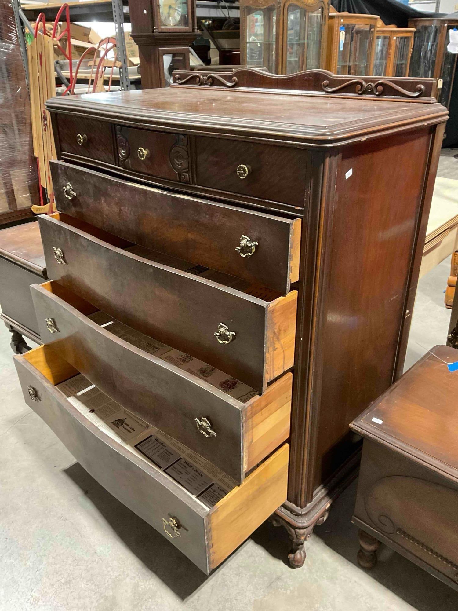 Vintage Mahogany? Wooden 7 Drawer Dresser w/ Carved Accents & Nice Grain. Fair Condition. - 6