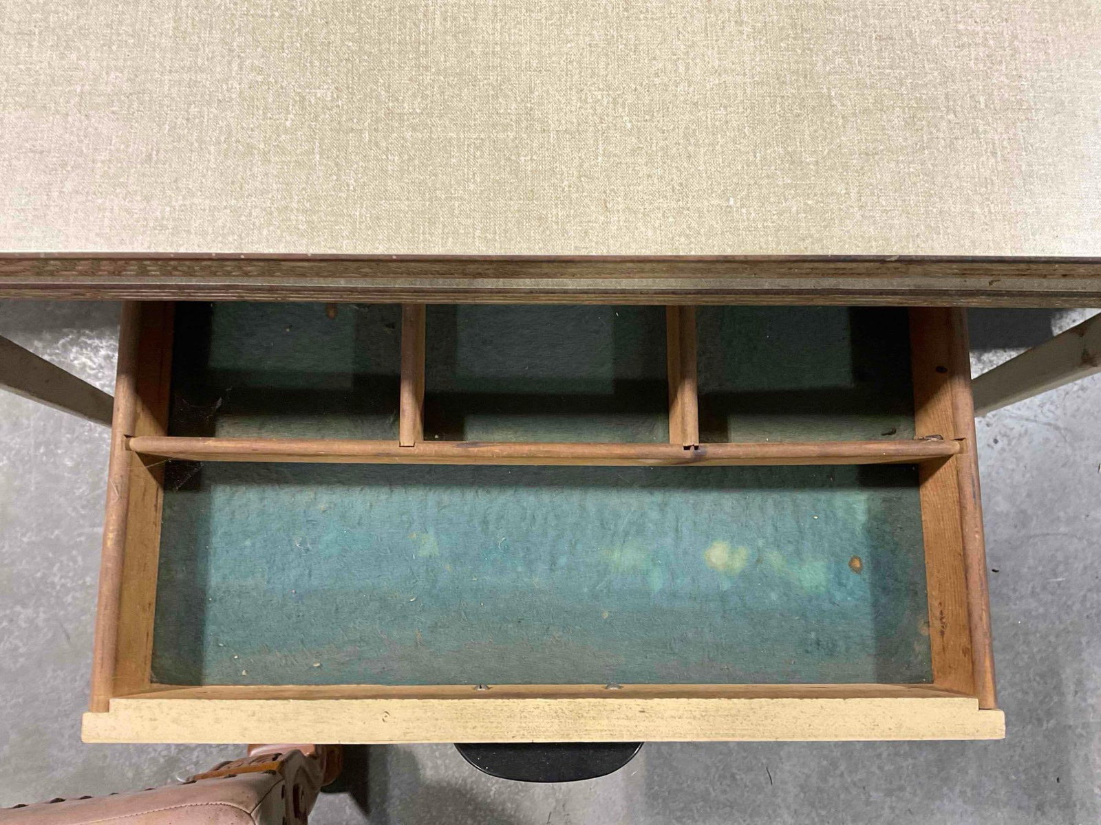 Vintage Beige Expandable Drop Leaf Kitchen Table w/ Laminate? Top. Fair Condition. See pics. - 4