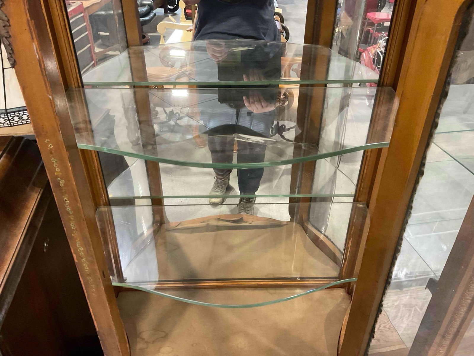 Antique French Vitrine Curio Cabinet w/ Hand Painted Details, Glass Shelves & Metal Accents. - 7