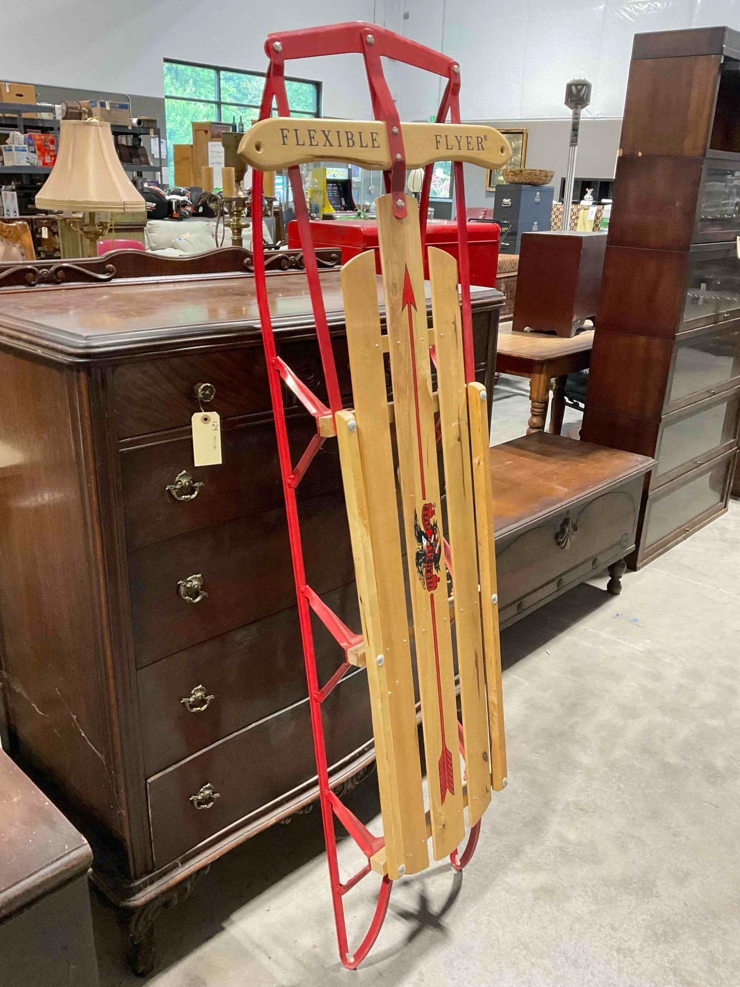 Modern Flexible Flyer Metal & Wood Snow Sled Model 1060. Good Condition. See pics. - 2