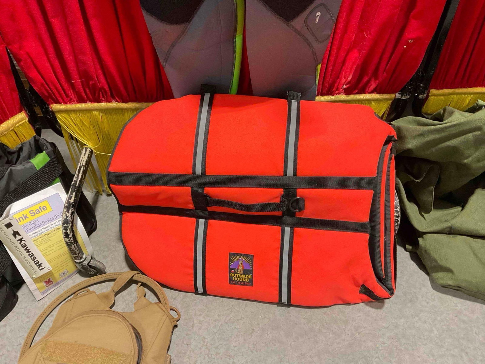 7 pcs Outdoor Gear, incl. Typhoon Wet Suit, CamelBak Water Pack & Much More! See pics. - 4