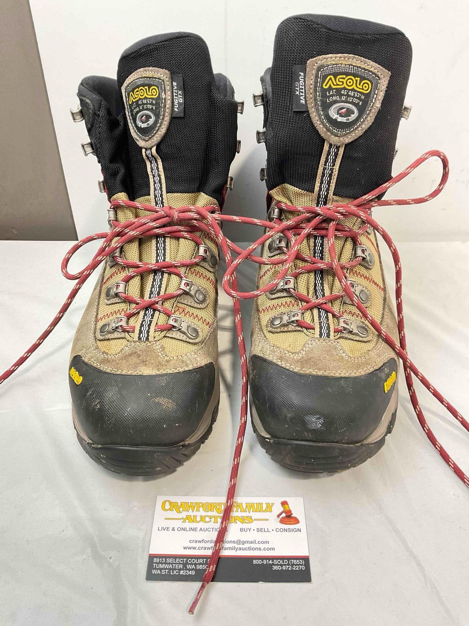 Asolo Fugitive GTX Hiking Boots in Men's Size US 11. Good Condition. See pics.: Asolo Fugitive GTX Hiking Boots in Men's Size US 11. Good Condition. Minor wear indicative of age and use, otherwise looks to be in good condition. Measures 9" x 12" x 9" DM-5910