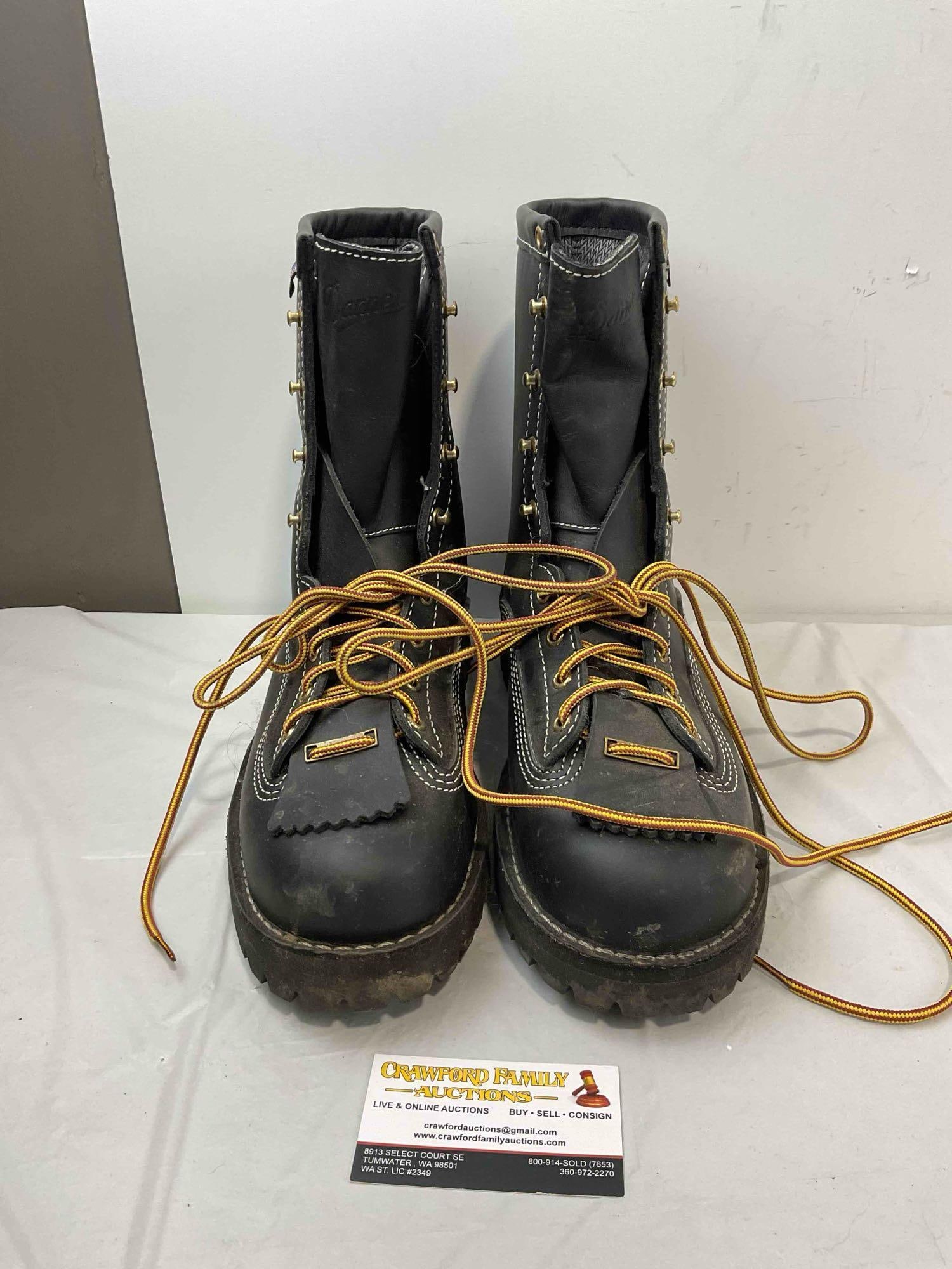 Danner Super Rain Forest 8" Black Leather Work Boots in Men's US Size 11. Good Condition.: Danner Super Rain Forest 8" Black Leather Work Boots in Men's US Size 11. Good Condition. Minor wear indicative of age and use, otherwise looks to be in good condition. Measures 9" x 12" x 10" DM-5910