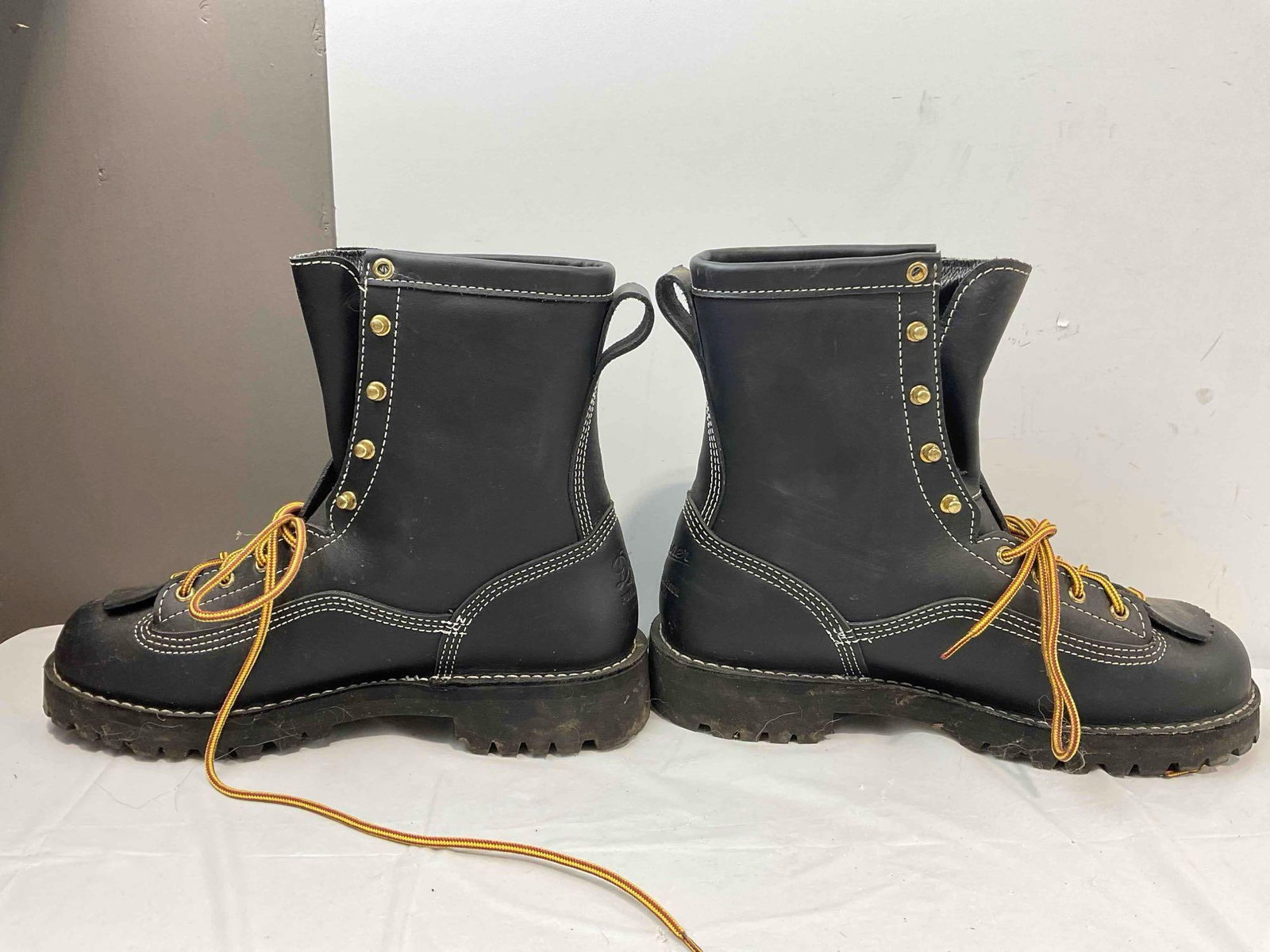 Danner Super Rain Forest 8" Black Leather Work Boots in Men's US Size 11. Good Condition. - 4