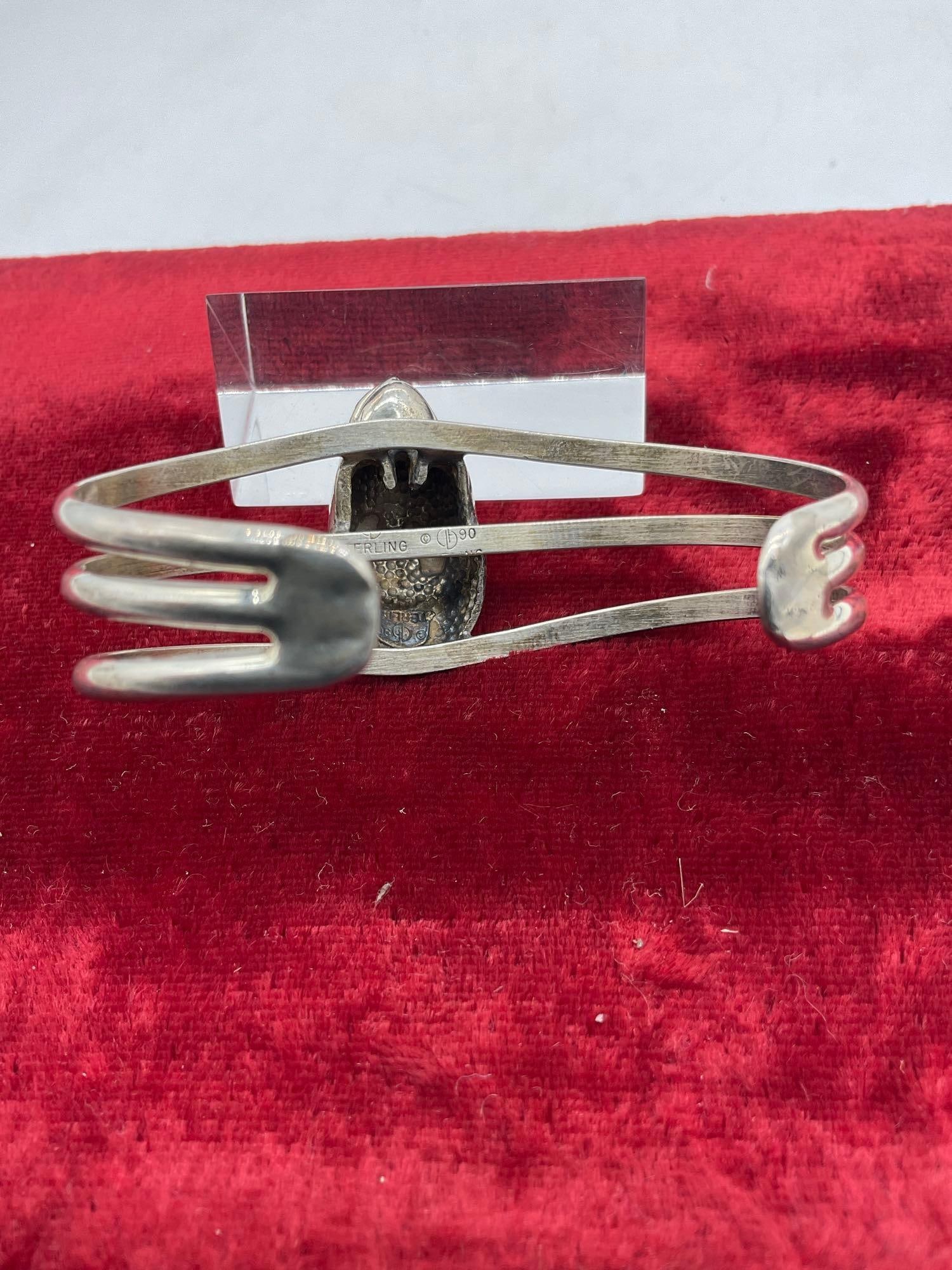 Signed CF 90 sterling Silver Sw Native American style Cuff Bracelet featuring a frog w/ babies - 5