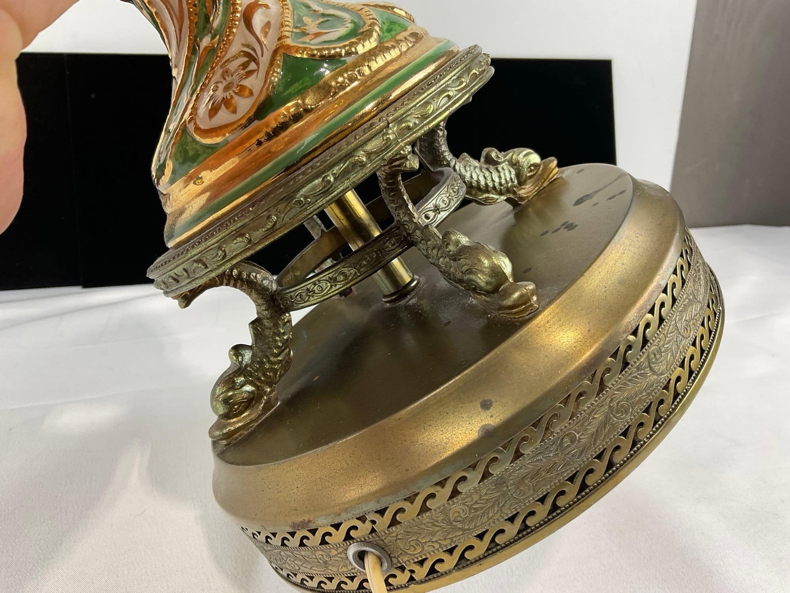 Handpainted Porcelain Capodimonte Vase Lamp w/Brass Base, 29h x 13w x 11d inches, tested & working - 7