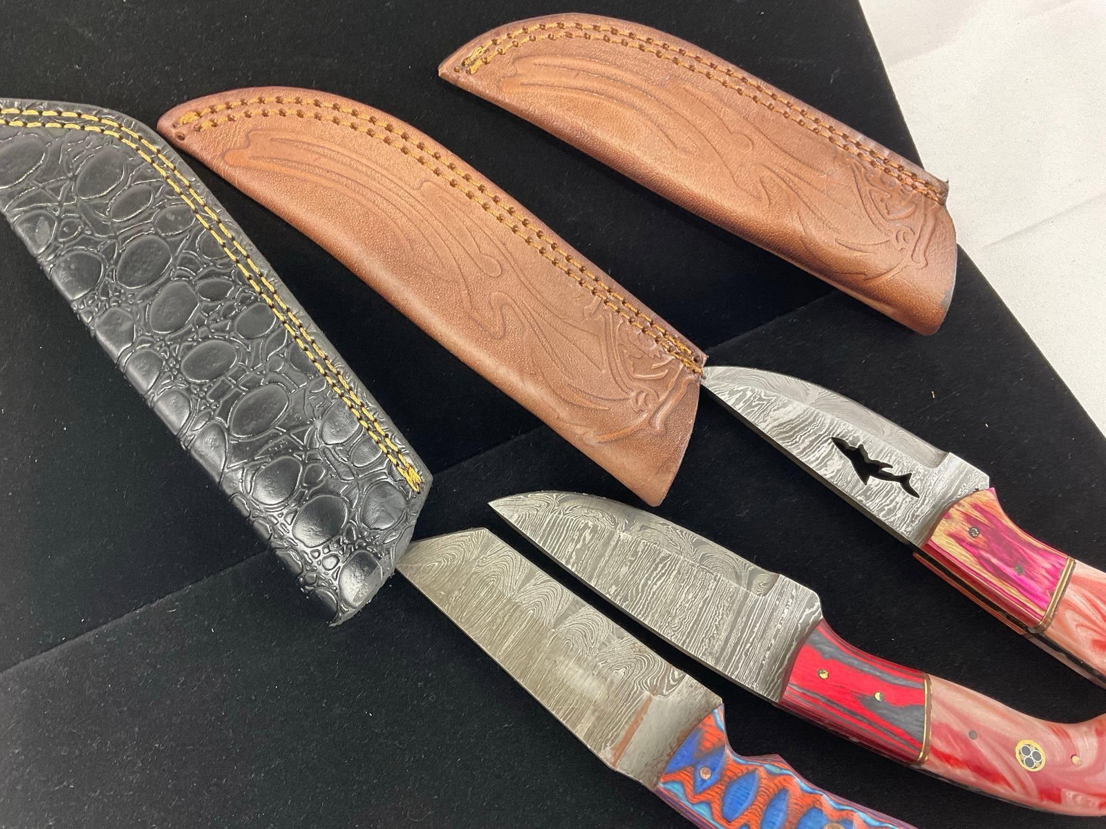 Set of 3 Damascus style blade Knives, Tinted Wood & Resin Handles, & Leather Sheaths - 4