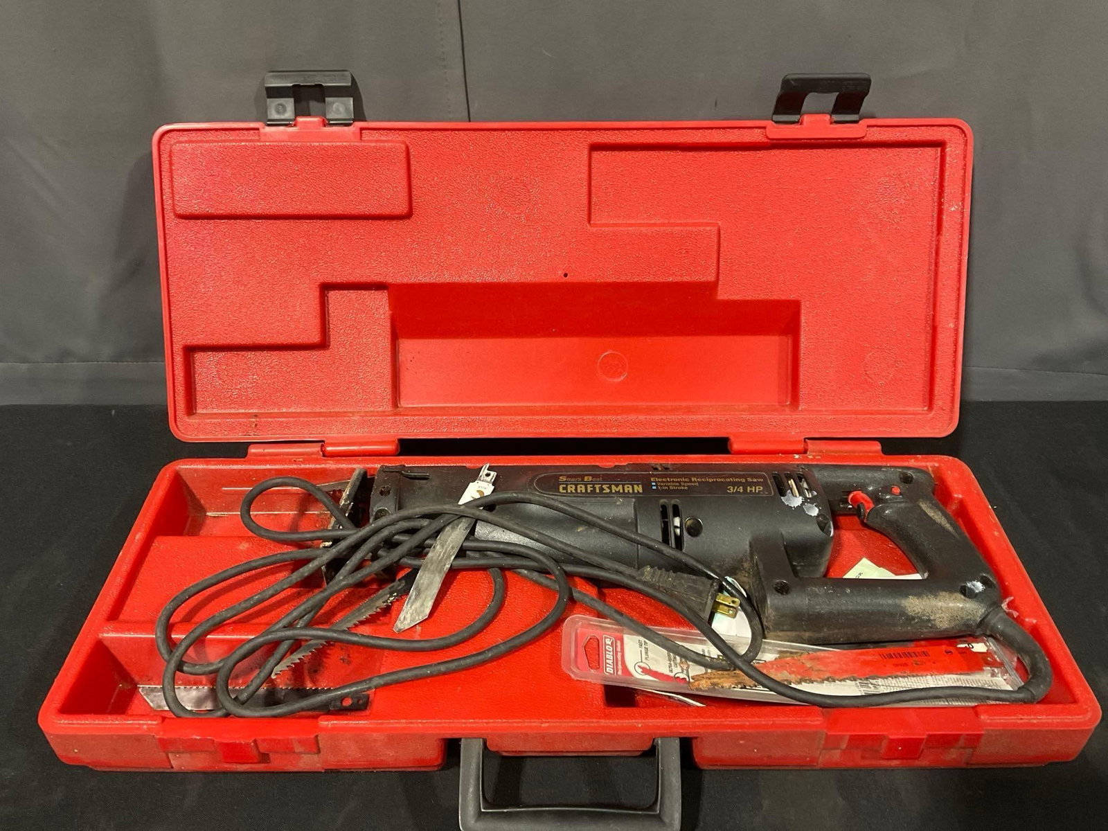 Sears Best Craftsman Electronic Reciprocating Saw, 3/4 HP, model 315.171020 in molded plastic case: Appears to be in fair to good shape. The piece measures approx 5h x 26w x 11d inches. See pics. E-5910