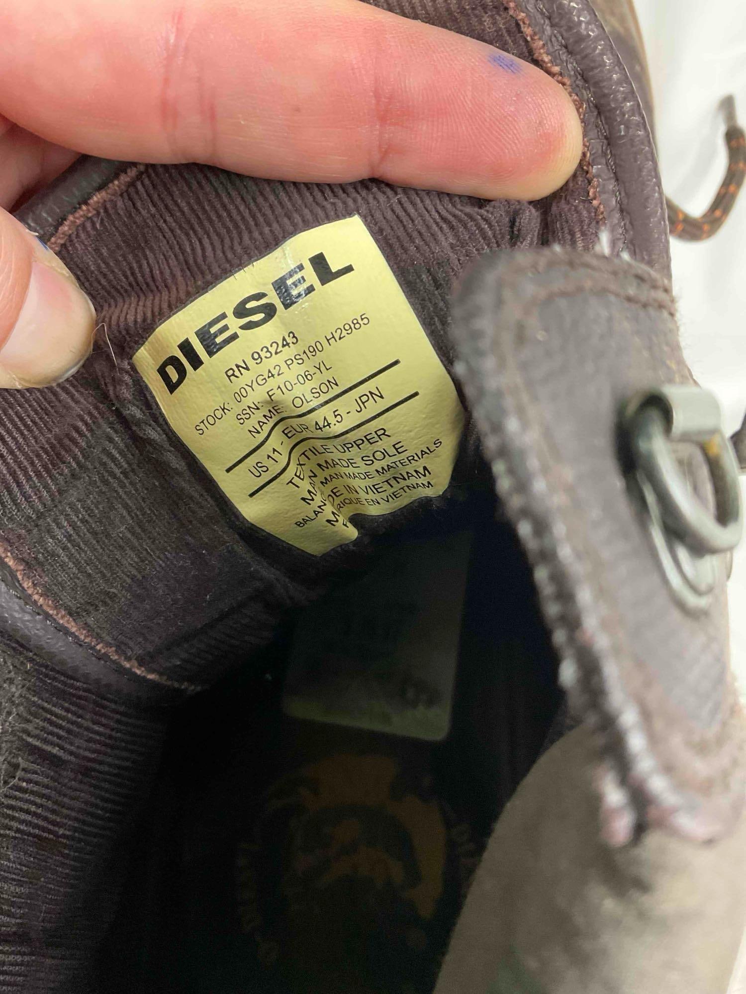 3 pcs Diesel Men's Clothing, incl. XL Green Shirt, 2 Pairs of Size Men's US 11 Boots. See pics. - 11