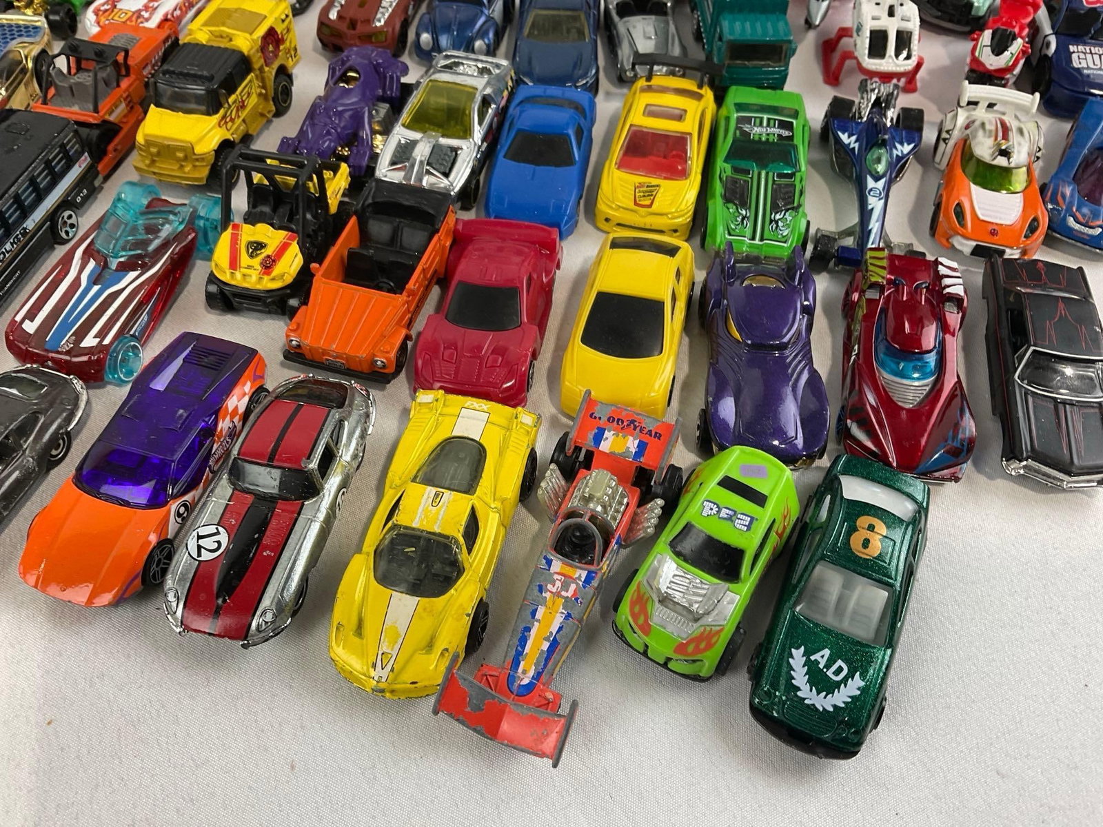 Collection of approx 60 Hot Wheels & Matchbox Cars, variety of pieces - 2