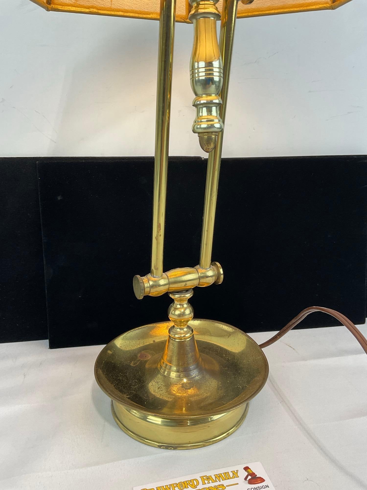 Vintage Brass Table Lamp w/Bird Design Shade, adjustable, tested & working - 3