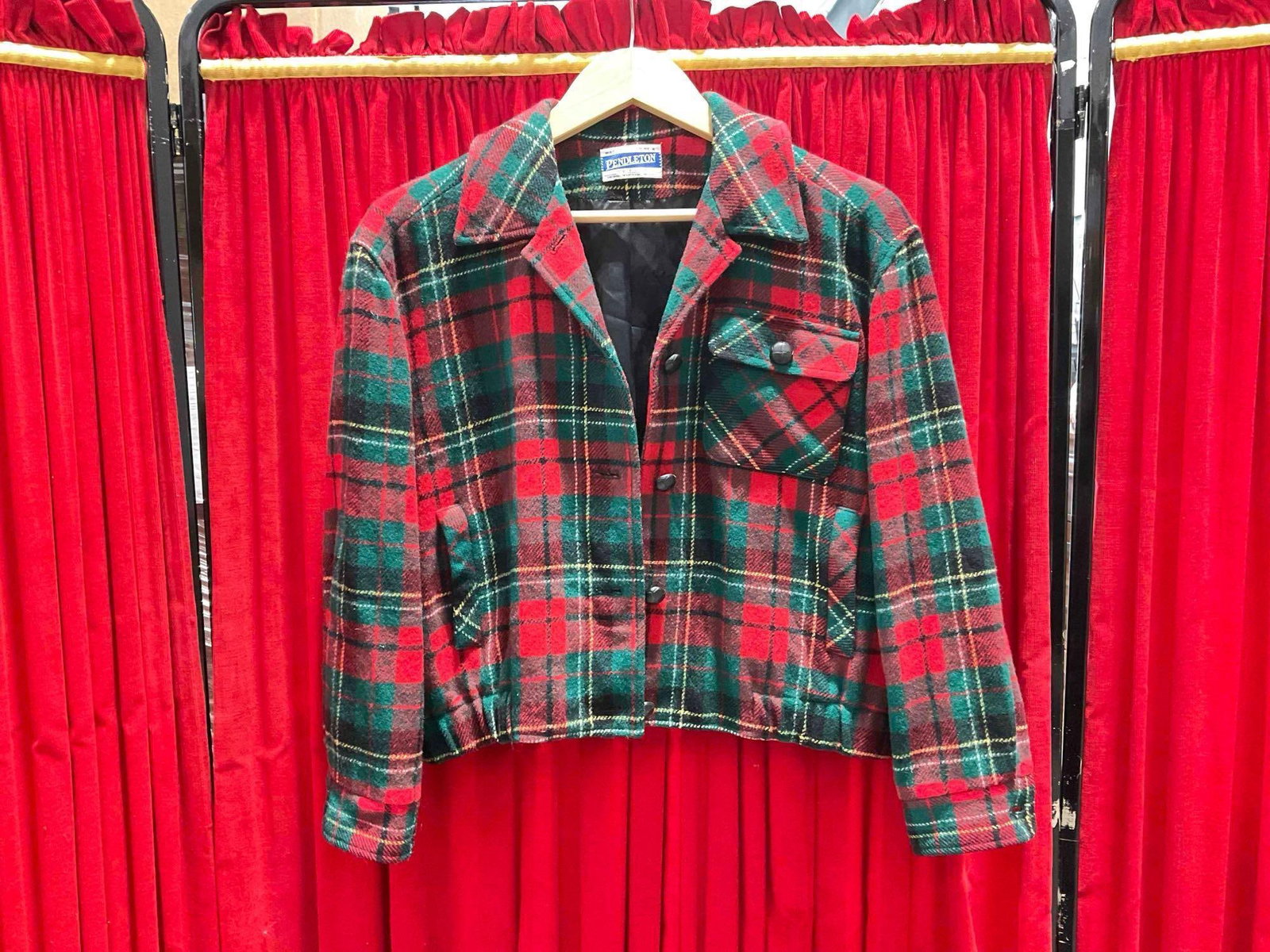 Vintage Pendleton Petite Ladies Wool Jacket in Red & Green Plaid. Good Condition. See pics.: Vintage Pendleton Petite Ladies Wool Jacket in Red & Green Plaid. Good Condition. Bleach stain on interior lining, minor wear indicative of age and use, otherwise looks to be in good condition. No