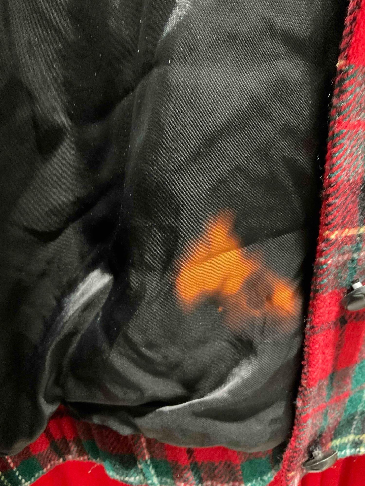 Vintage Pendleton Petite Ladies Wool Jacket in Red & Green Plaid. Good Condition. See pics. - 5