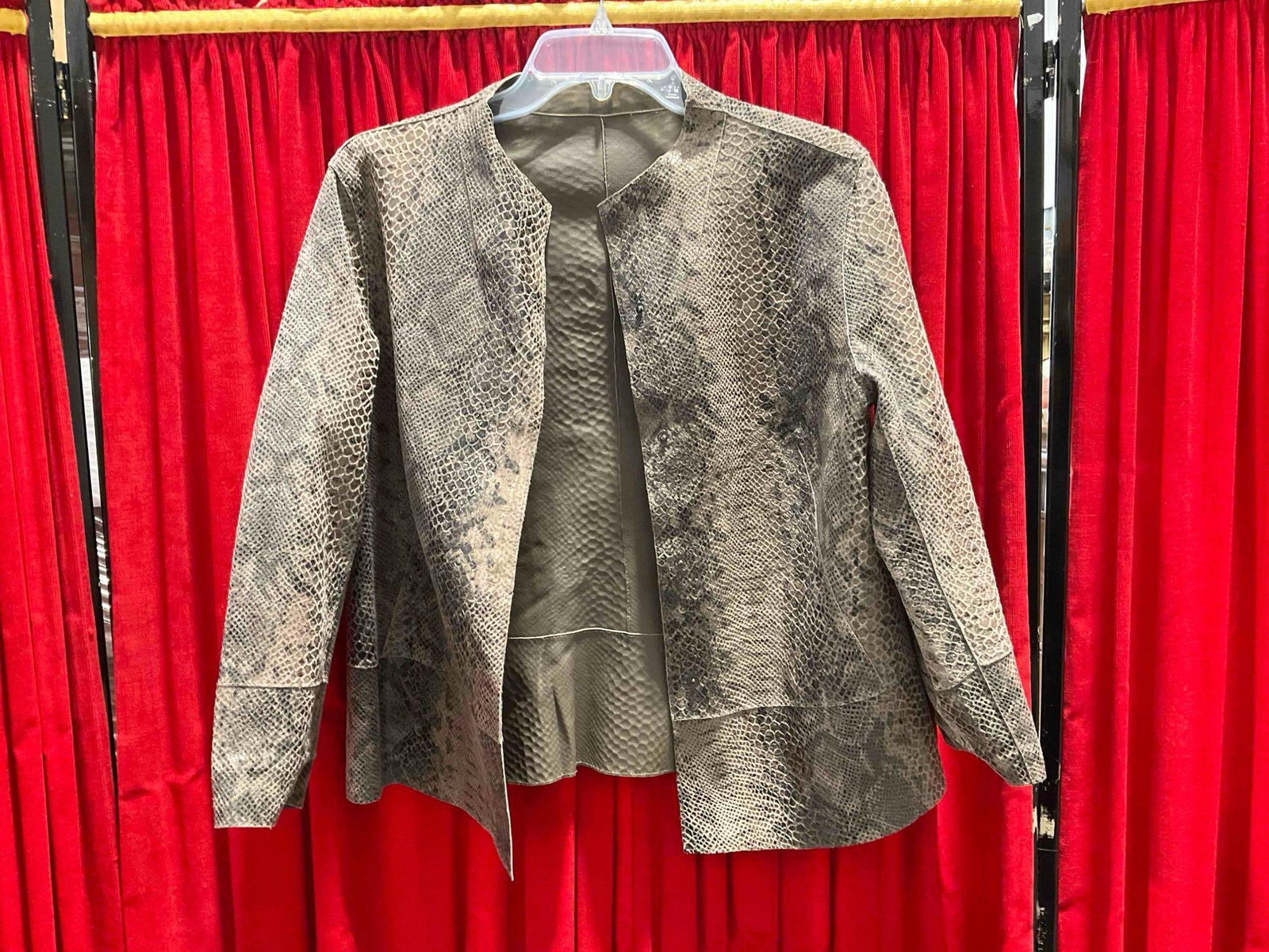Hand Made Beige Leather Ladies Jacket w/ Faux Snakeskin Print. Good Condition. See pics.: Hand Made Beige Leather Ladies Jacket w/ Faux Snakeskin Print. Good Condition. Fun project. No size given, measures 17" shoulders, 18" chest and 24" body. Looks to be in good condition. Measures 19"
