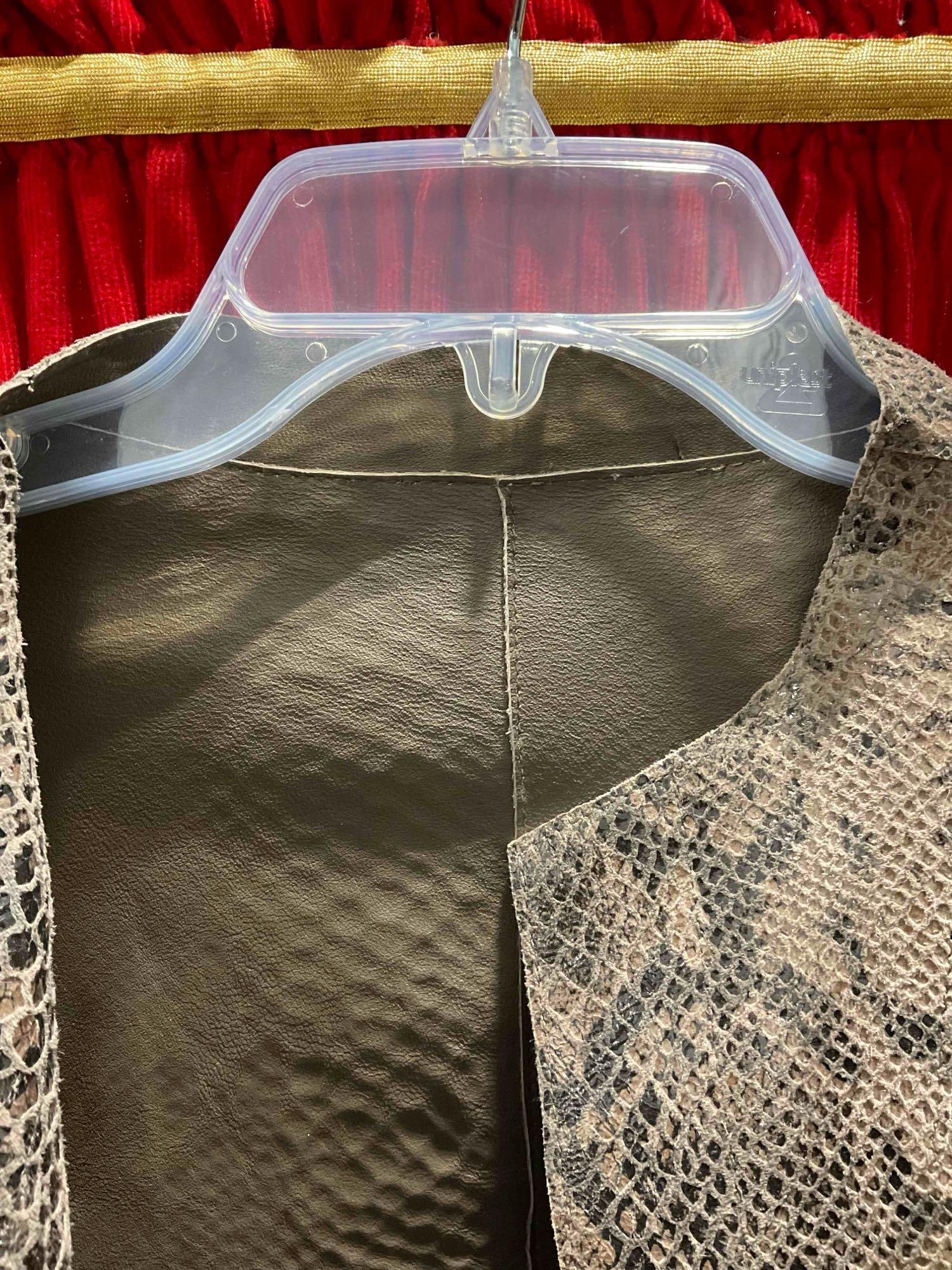 Hand Made Beige Leather Ladies Jacket w/ Faux Snakeskin Print. Good Condition. See pics. - 5