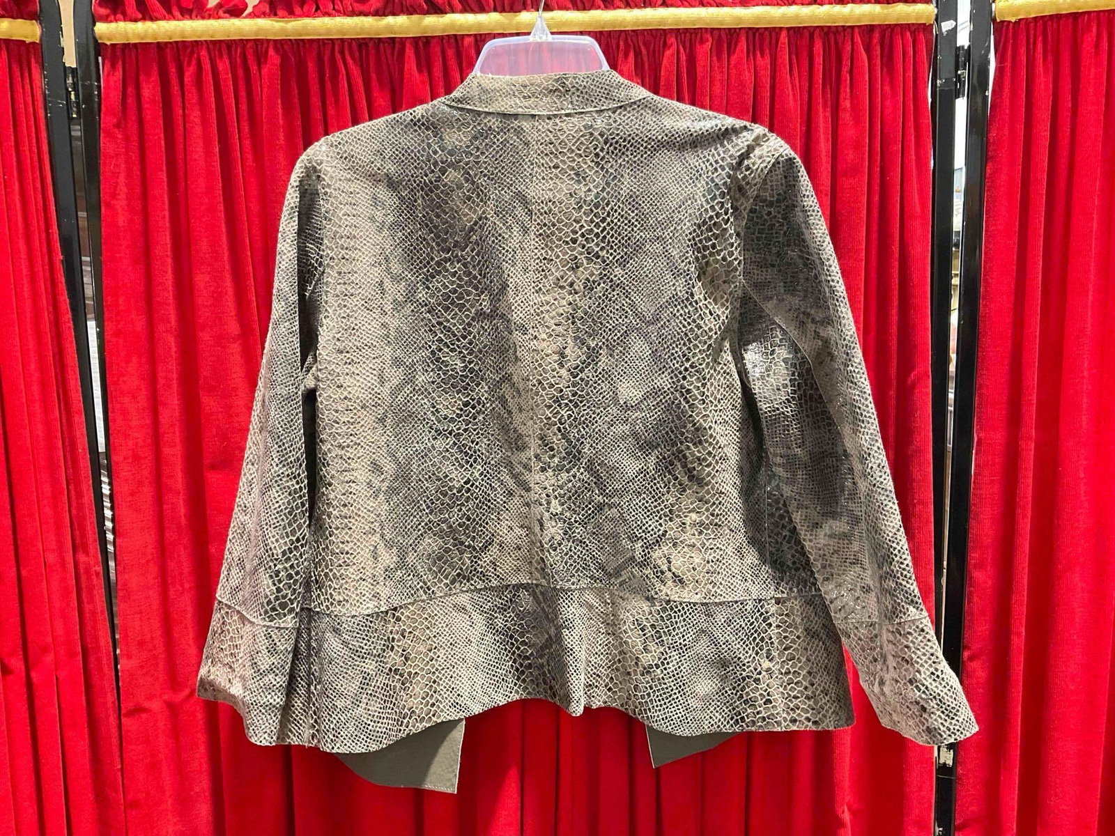 Hand Made Beige Leather Ladies Jacket w/ Faux Snakeskin Print. Good Condition. See pics. - 6