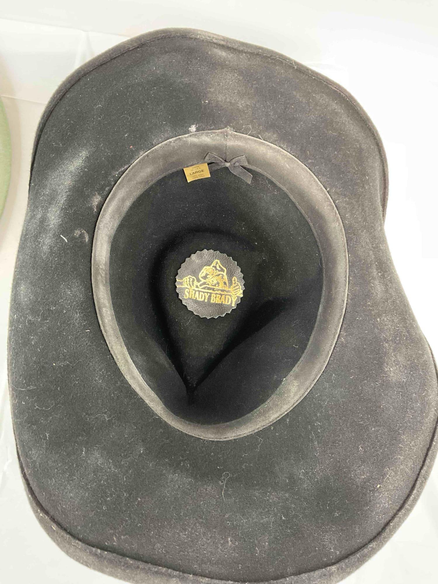 4 pcs Western Style Accessories, incl. Vintage Heischer Child's Suede Jacket, & 3x Hats. - 10