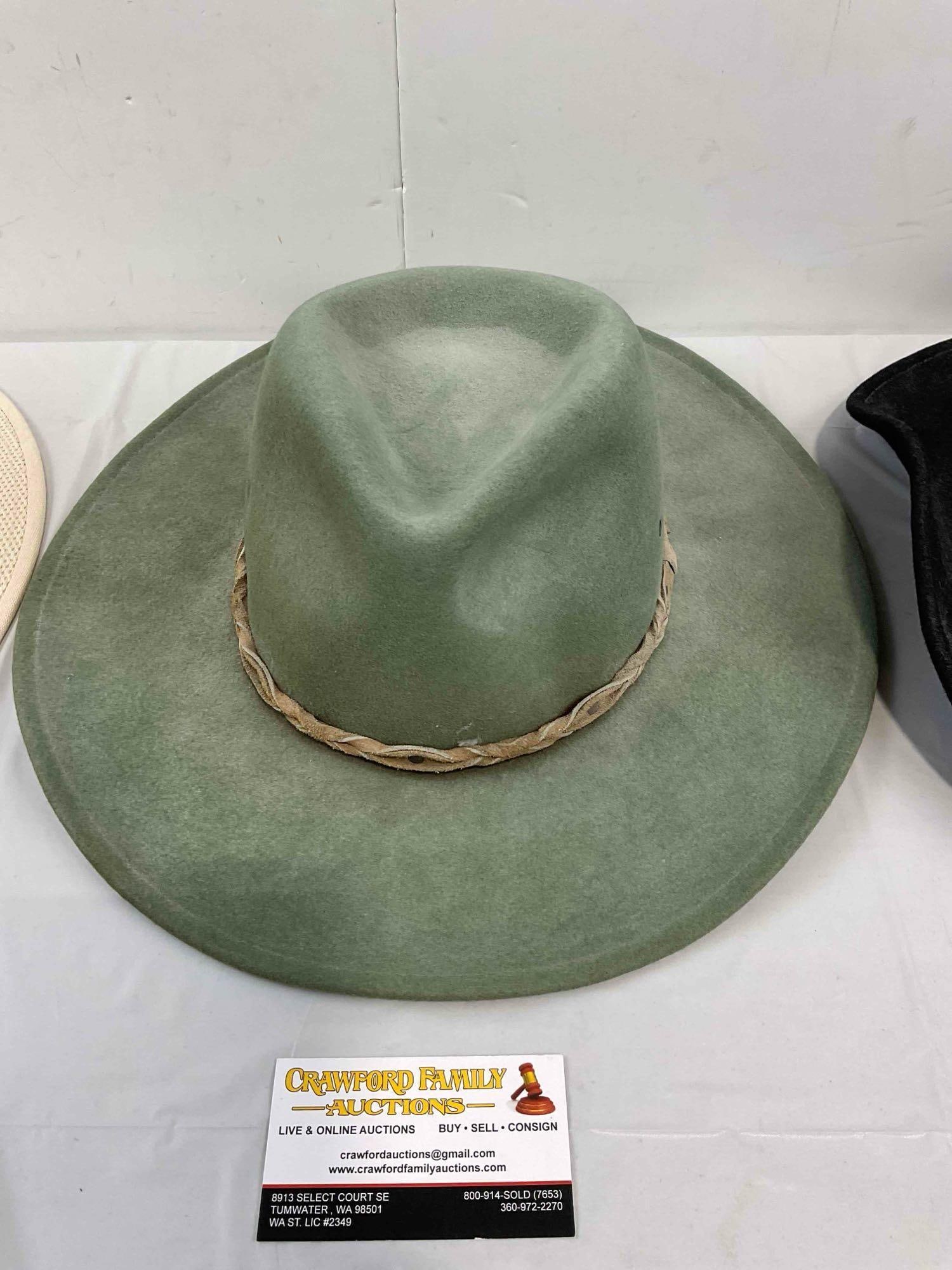 4 pcs Western Style Accessories, incl. Vintage Heischer Child's Suede Jacket, & 3x Hats. - 2