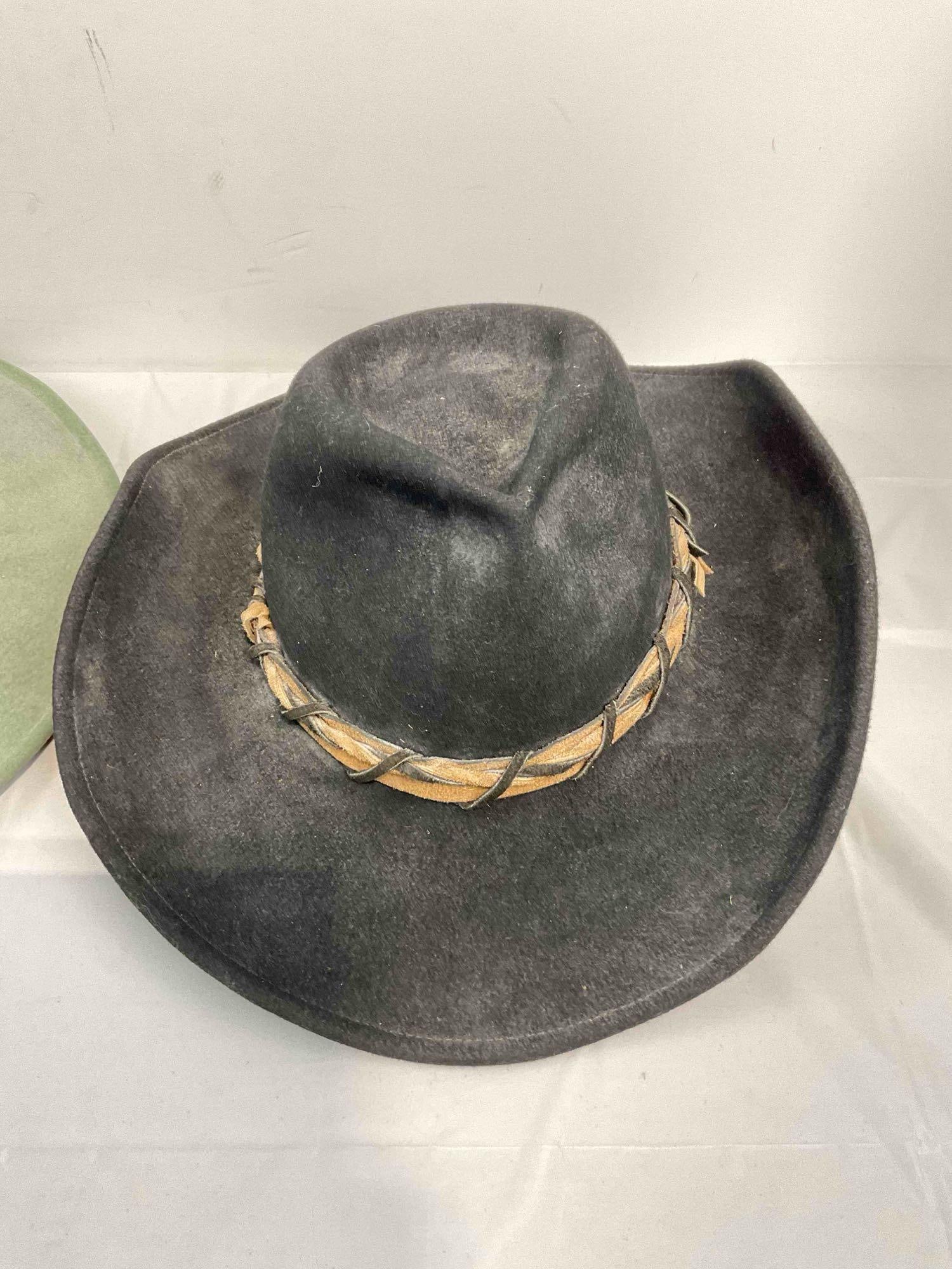 4 pcs Western Style Accessories, incl. Vintage Heischer Child's Suede Jacket, & 3x Hats. - 4