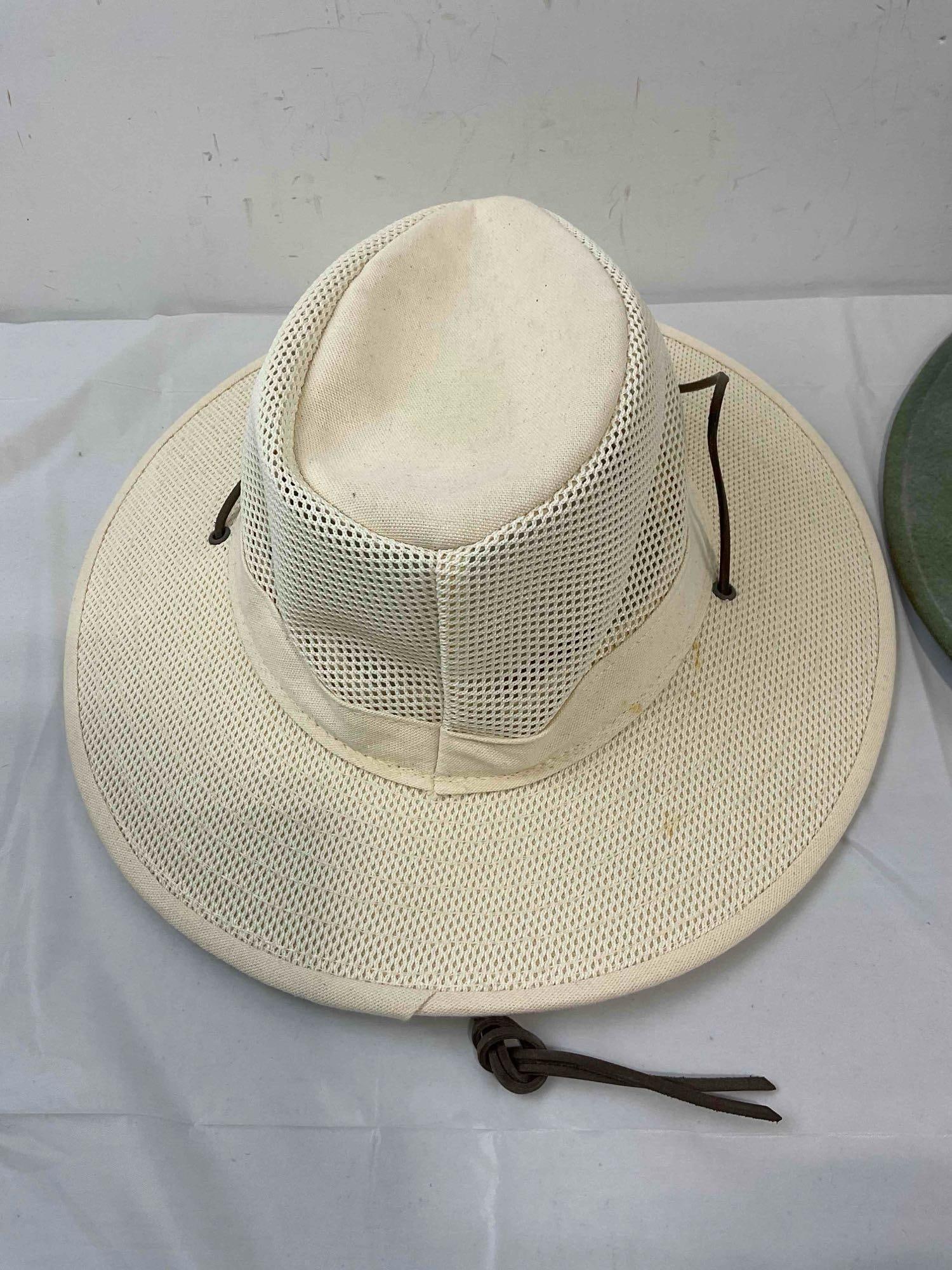 4 pcs Western Style Accessories, incl. Vintage Heischer Child's Suede Jacket, & 3x Hats. - 5