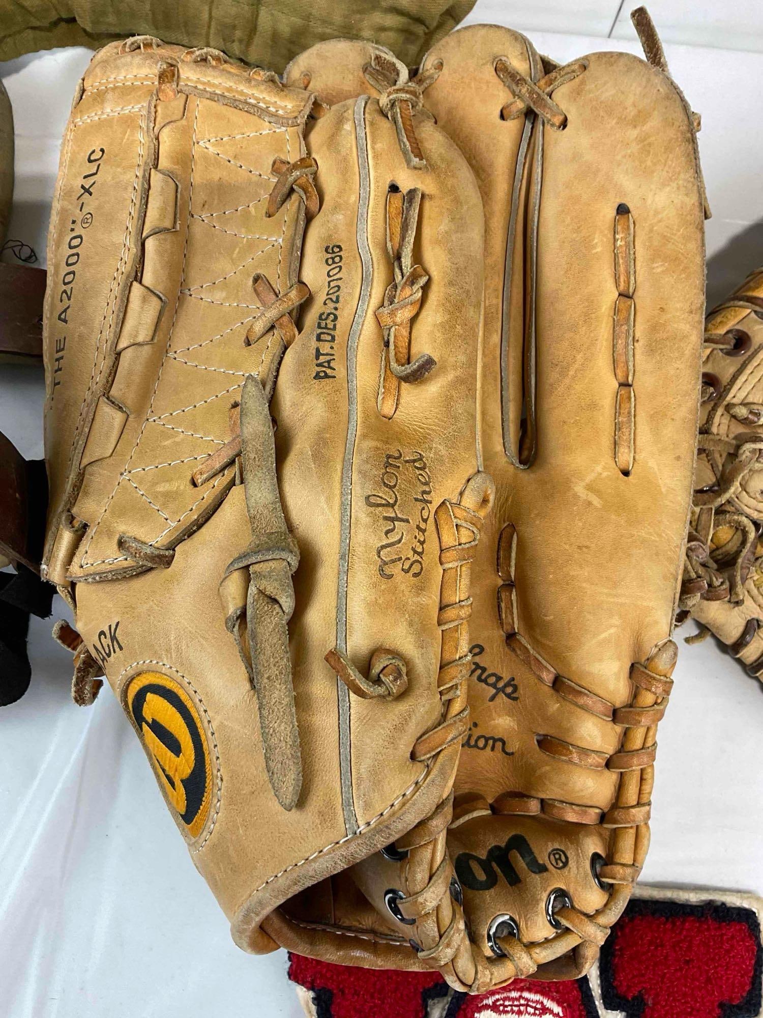 5 pcs Vintage Sports Gear., incl. 2x Leather Baseball Gloves from Wilson & Rawlings. See pics. - 5