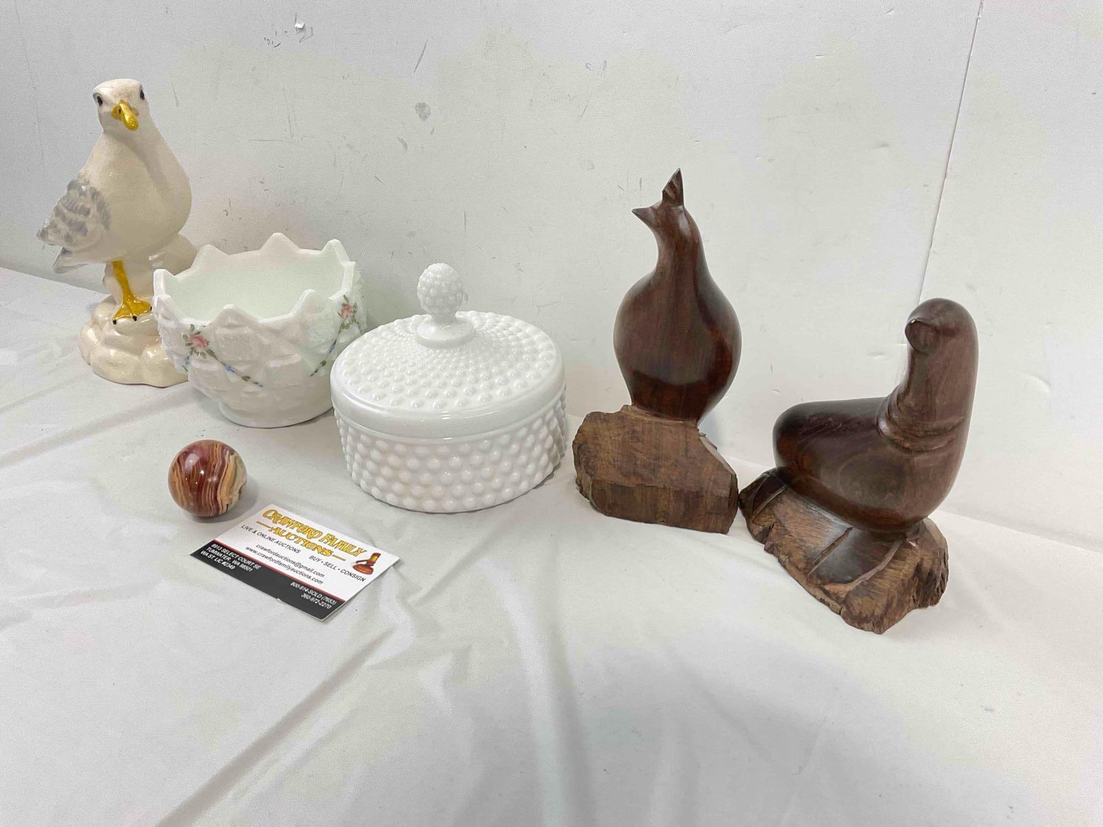 6 pcs Vintage Collectibles, incl. 2 x Milk Glass Dishes, 1x Imperial & 1x Westmoreland. See pics. - 3