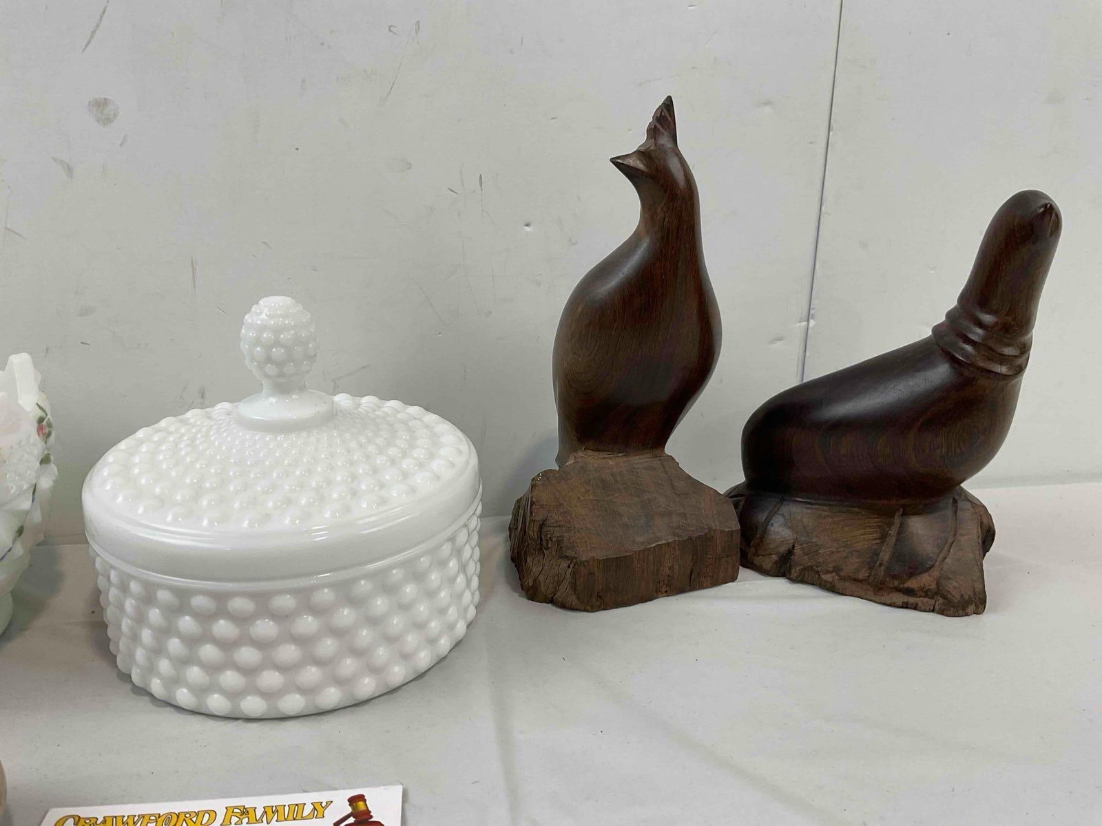 6 pcs Vintage Collectibles, incl. 2 x Milk Glass Dishes, 1x Imperial & 1x Westmoreland. See pics. - 5