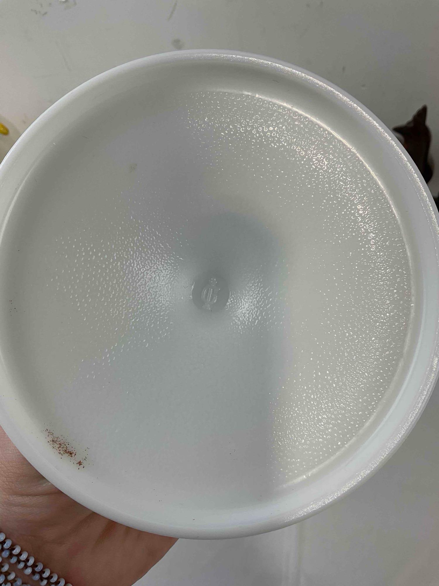 6 pcs Vintage Collectibles, incl. 2 x Milk Glass Dishes, 1x Imperial & 1x Westmoreland. See pics. - 6