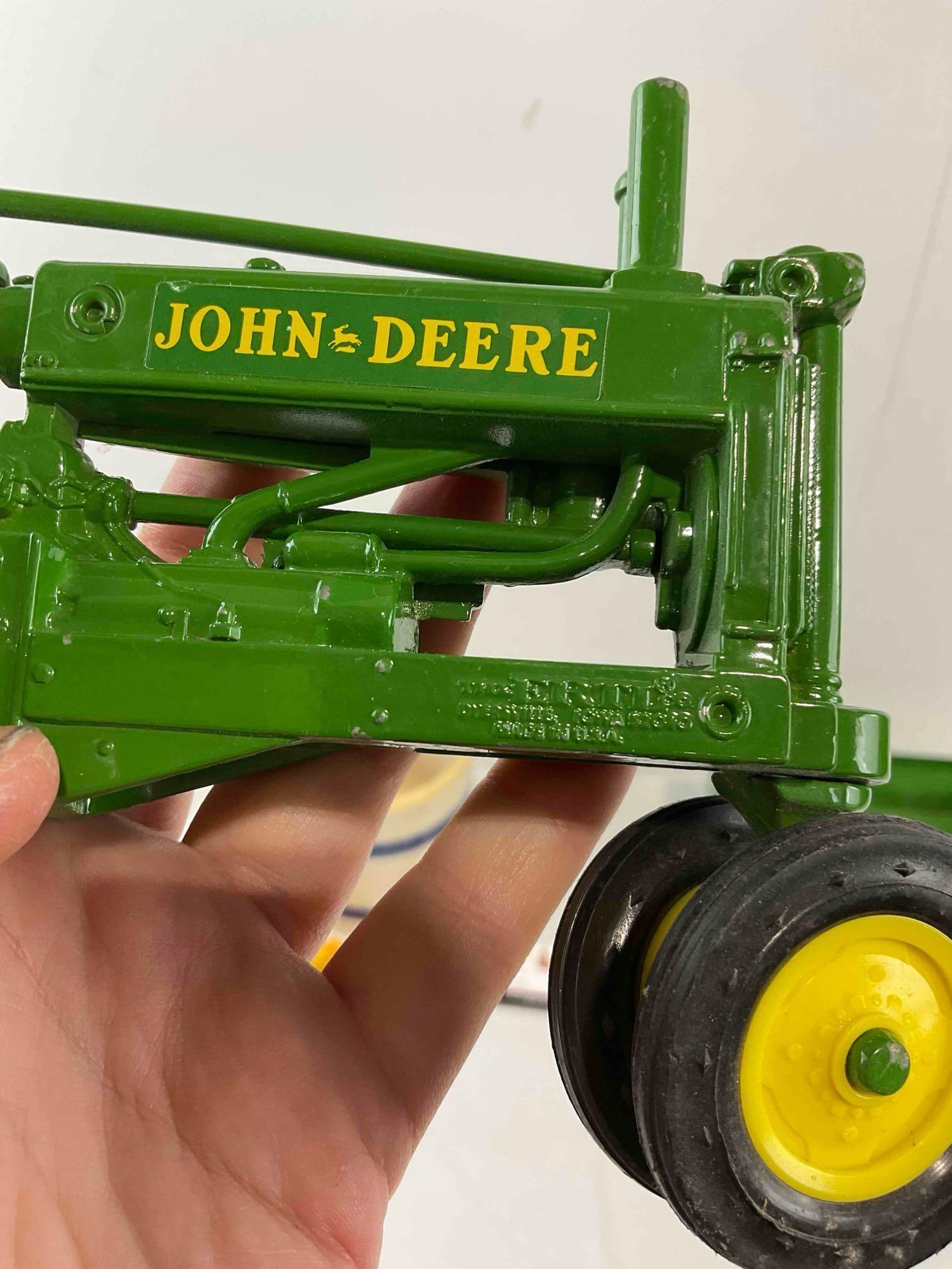 4 pcs Vintage Collectibles, incl. Robinson Ransbottom Ceramic Crock & 3x ERTL Diecast Models. - 6