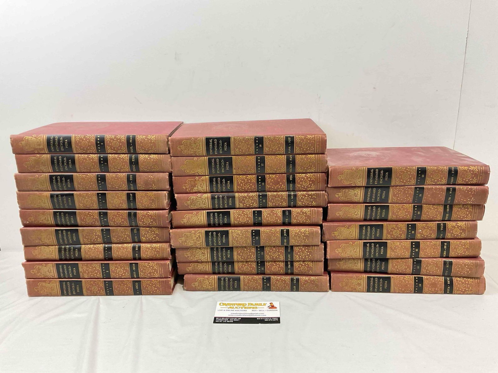25 pcs Vintage Hardcover Books, "Universal Standard Encyclopedia" Vol. 1-25. See pics.: 25 pcs Vintage Hardcover Books, "Universal Standard Encyclopedia" Vol. 1-25. an abridgment of the New Funk & Wagnell's Encyclopedia. Published 1956-57. Pieces have wear indicative of age and use,