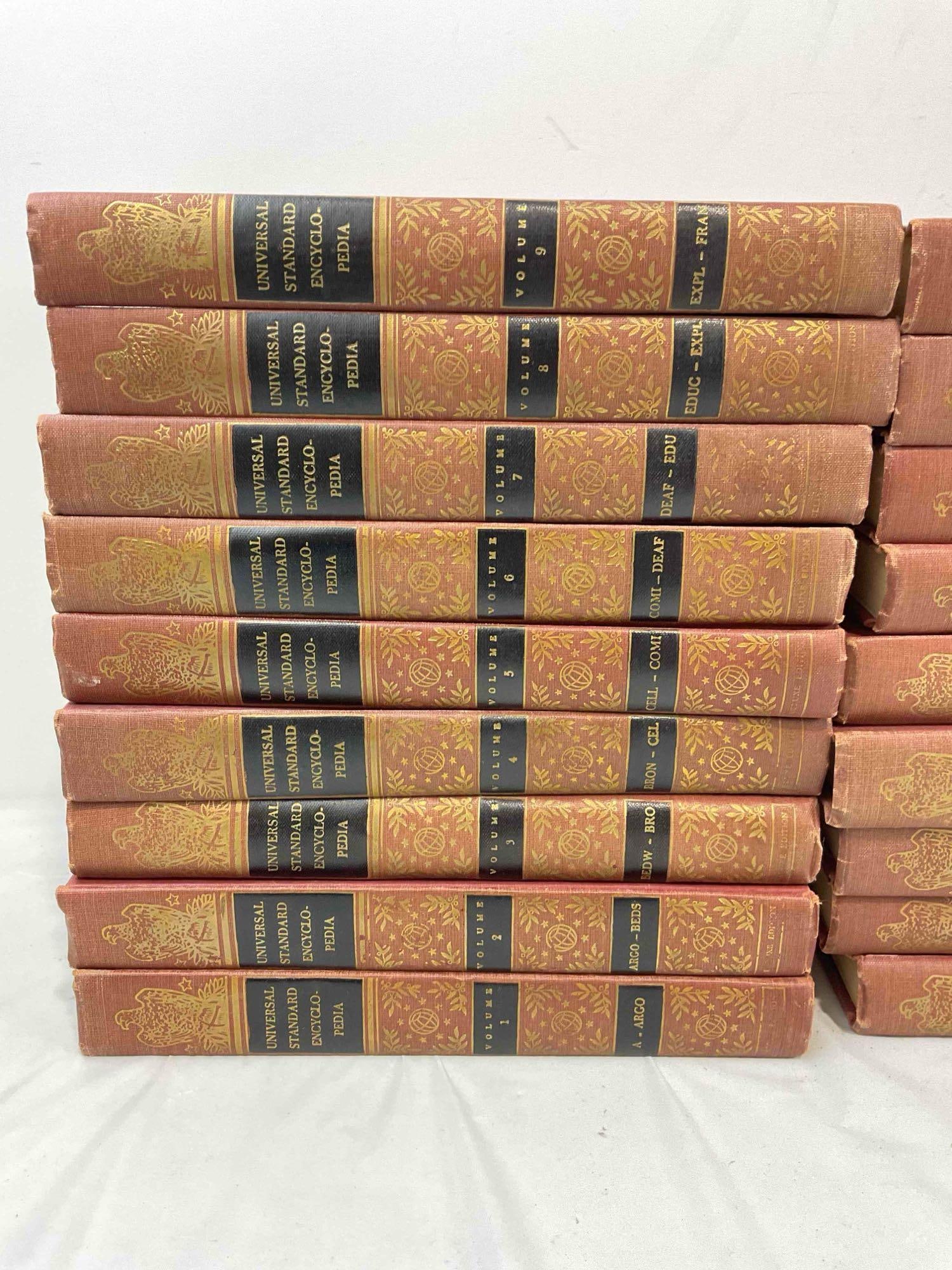 25 pcs Vintage Hardcover Books, "Universal Standard Encyclopedia" Vol. 1-25. See pics. - 3
