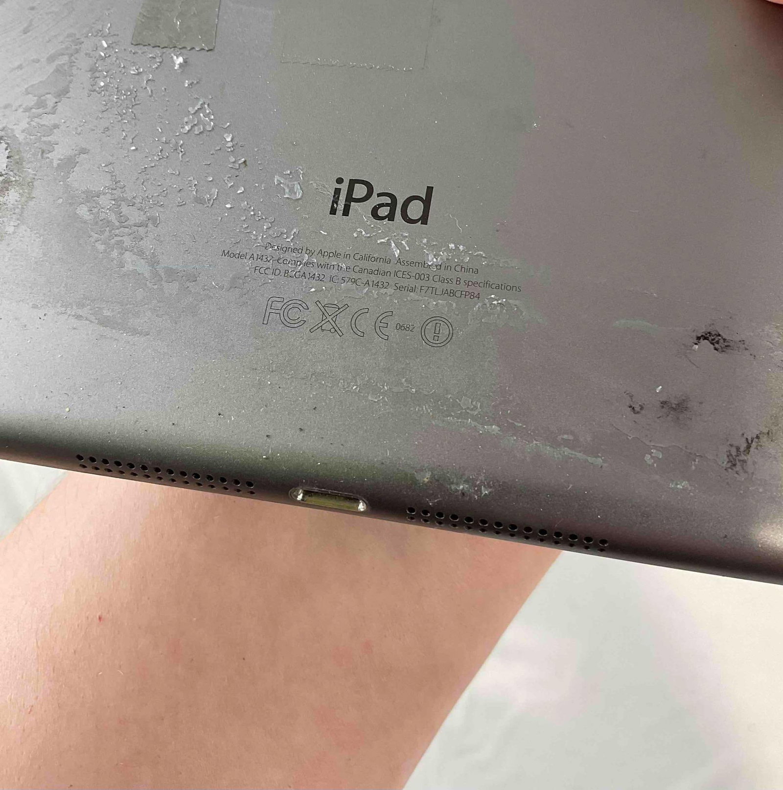4 pcs Electronics, incl. 2x Apple iPads & 2x VTech SmartWatches. Untested, As Is Condition. - 6