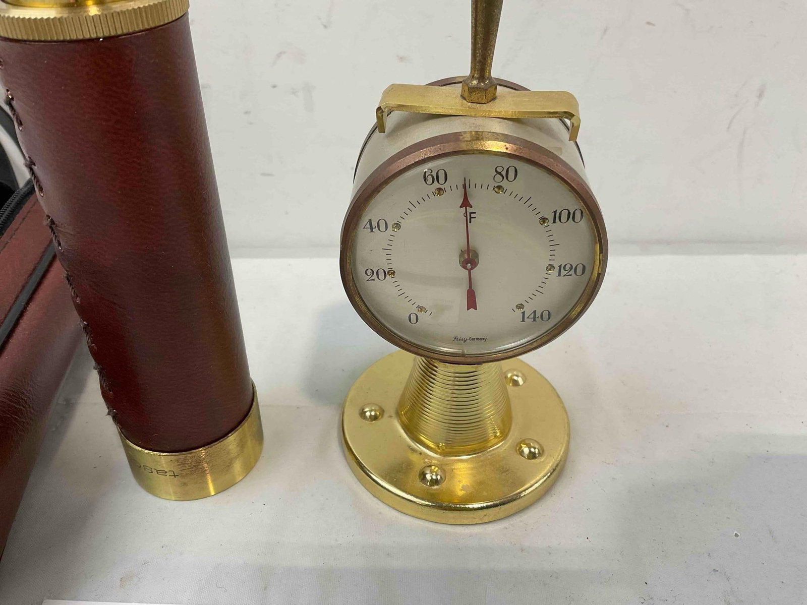 2 pcs Vintage Collectibles, incl. Tasco Brass Spyglass Telescope & Frisy Novelty Thermometer. - 3